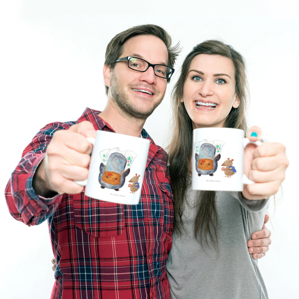 Tasse Pinguin & Maus Wanderer kaffeetasse bedruckt, Mug, milchkaffeetasse, Keramikbecher, Tasse mit Motiv, Becher, Sprüchetasse, Frühstückstasse, Pott, Motivtasse, Trinktasse, Bürobecher, Designtasse, Keramiktasse, Kaffeepott, statement tasse, Henkelbecher, Teetasse, tasse für kaffee, design tasse, Kakaotasse, Bedruckte Tasse, kaffeetasse keramik, kaffeebecher bedruckt, heißgetränkebecher, Bürotasse, Teepott, Geschenktasse, Dekotasse, Coffee Mug, schöne tasse, hochwertige tasse, Frühstücksbecher, tasse für büro, Henkeltasse, Kaffeetasse, Trinkbecher, Kaffeebecher, Tasse mit Spruch, haferl, kaffeebecher keramik, Tasse, Teebecher, Pinguin, Abenteurer, Pinguine, Wandern, Wanderlust, Ausflug, Abenteuer, Roadtrip