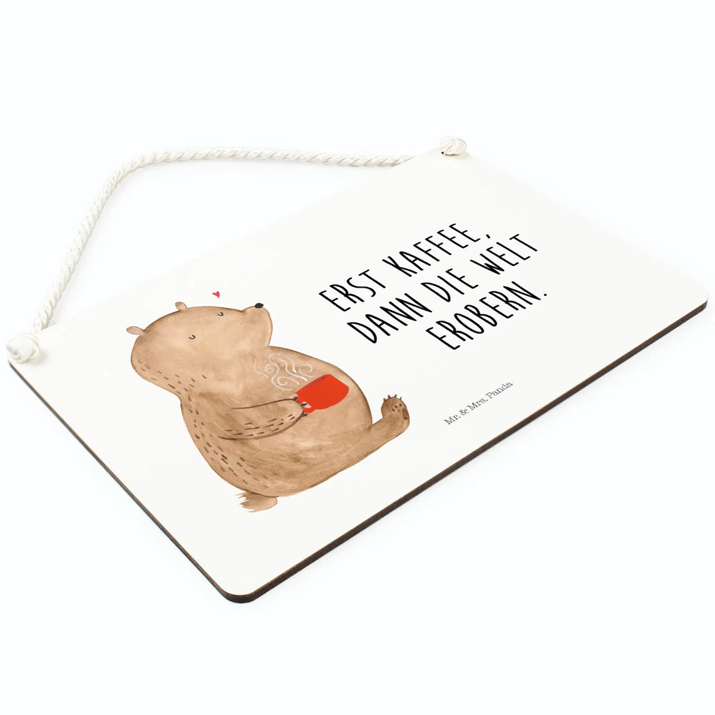 Deko Schild Bär Kaffee Schild mit Spruch, sprüche schild, Holztafel, Türschild Familie, hängeschild, wandhänger, Dekoschild, Türschild, Schild, Wandschild, Deko Schild, dekoration schild, Badschild, holzbild, Deko Wandtafel, dekoschilder, Küchenschild, Holzschild, dekotafel, Motivschild, wandtafel, Spruchschild, Teddybär, Teddy, Bär, Coffee, Kaffee, Guten Morgen, Morgenroutine, Motivation, Bären, Welt Erobern, Welt Retten