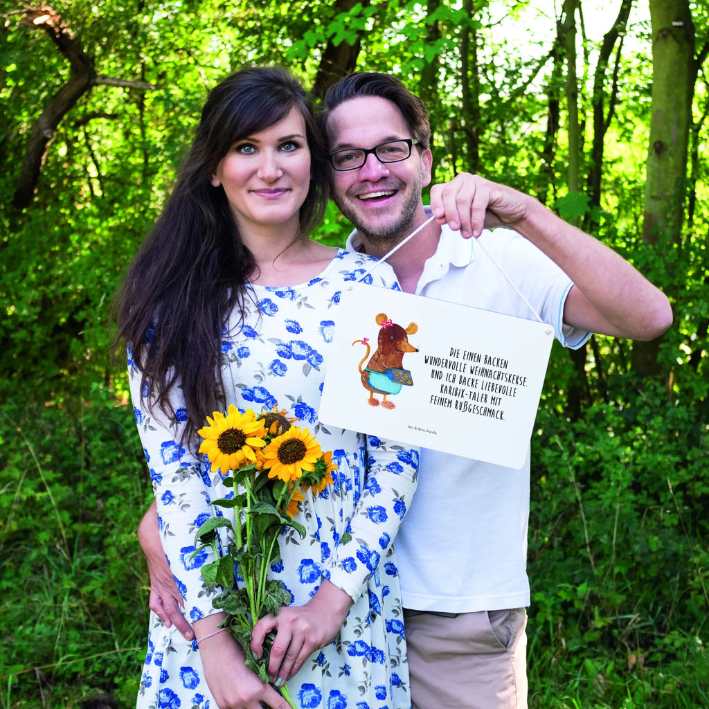 Decorative sign Mouse Cookies Türschild Mit Spruch, Holzschild, Dekoschild Aus Holz, Dekoschild Für Flur, Vintage Schild, Deko schild Mit Spruch, Lustiges Deko schild, Wandschild, Deko schild Liebevoll Gestaltet, Dekoschild Klein, Schild Zum Hinstellen, Dekoschild Für Badezimmer, Deko schild Mit Lebensweisheit, Deko schild Für Wohnzimmer, Deko Wandtafel, Spruchschild, Deko schild Für Balkon, Deko schild Mit Motiv, Shabby Chic Schild, Deko schild Landhausstil, Dekoschild Geschenk, Dekoschild Für Familie, Dekoschild, Deko Schild, Dekoschild Groß, Schild Aus Holz, Schild Zum Aufstellen, Wanddeko Schild, Deko schild Modern, Dekoschild Für Freunde, Metallschild, Deko schild Für Küche, Deko schild Mit Herz, Deko schild Mit Blumenmotiv, Dekoschild Handgemacht, Dekoschild Zum Aufhängen, Dekos child Für Garten, Türschild, Schild Aus Metall, Rustikales Deko schild, Winter, Weihnachten, Weihnachtsdeko, Nikolaus, Advent, Heiligabend, Wintermotiv, backen, Plätzchen, Weihnachtskekse, Weihnachtsbäckerei, Chaosqueen, Maus, Kekse