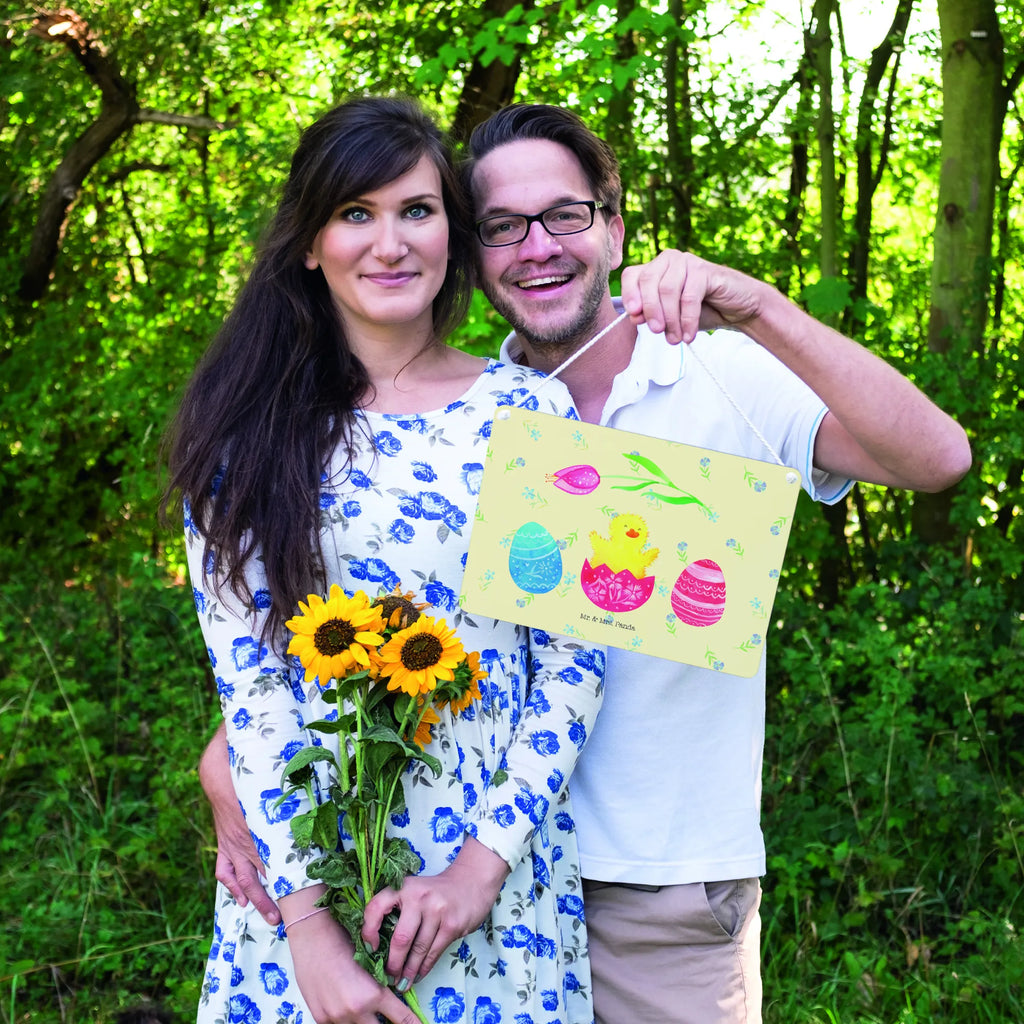 Deko Schild Küken Schlüpfen Motivschild, hängeschild, Türschild, Dekoschild, Deko Schild, Küchenschild, sprüche schild, Wandschild, wandhänger, Deko Wandtafel, dekoration schild, Schild mit Spruch, dekotafel, dekoschilder, wandtafel, Türschild Familie, Holzschild, Schild, Spruchschild, Badschild, holzbild, Holztafel, Ostergeschenke, Geschenke zu Ostern, Ostern Geschenk, Osternest, Ostergeschenke Kinder, Ostern Kinder, Osterdeko, Ostern, Osterhase, Ostereier, Grüße, Freude, Küken, Osterei, Ei, Ostergrüße, Frohe Ostern, Frühlingsgefühle, Liebe Grüße