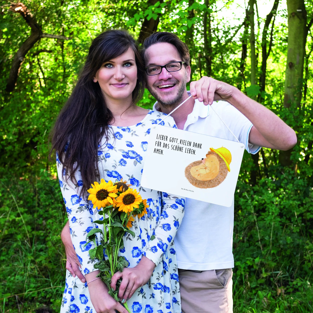 Decorative sign Hedgehog Pray Spruchschild, holzbild, dekotafel, Deko Schild, dekoration schild, Wandschild, Badschild, Motivschild, Holztafel, wandhänger, wandtafel, dekoschilder, Schild, hängeschild, sprüche schild, Deko Wandtafel, Küchenschild, Holzschild, Türschild Familie, Schild mit Spruch, Dekoschild, Türschild, Tiere, Gute Laune, Tiermotive, Lustige Sprüche, Amen, Dankbar, Genießen, Gott, Igel mit Hut, Dankbar sein, Sonnenhut, Leben, Dankbarkeit, Igel, Beten