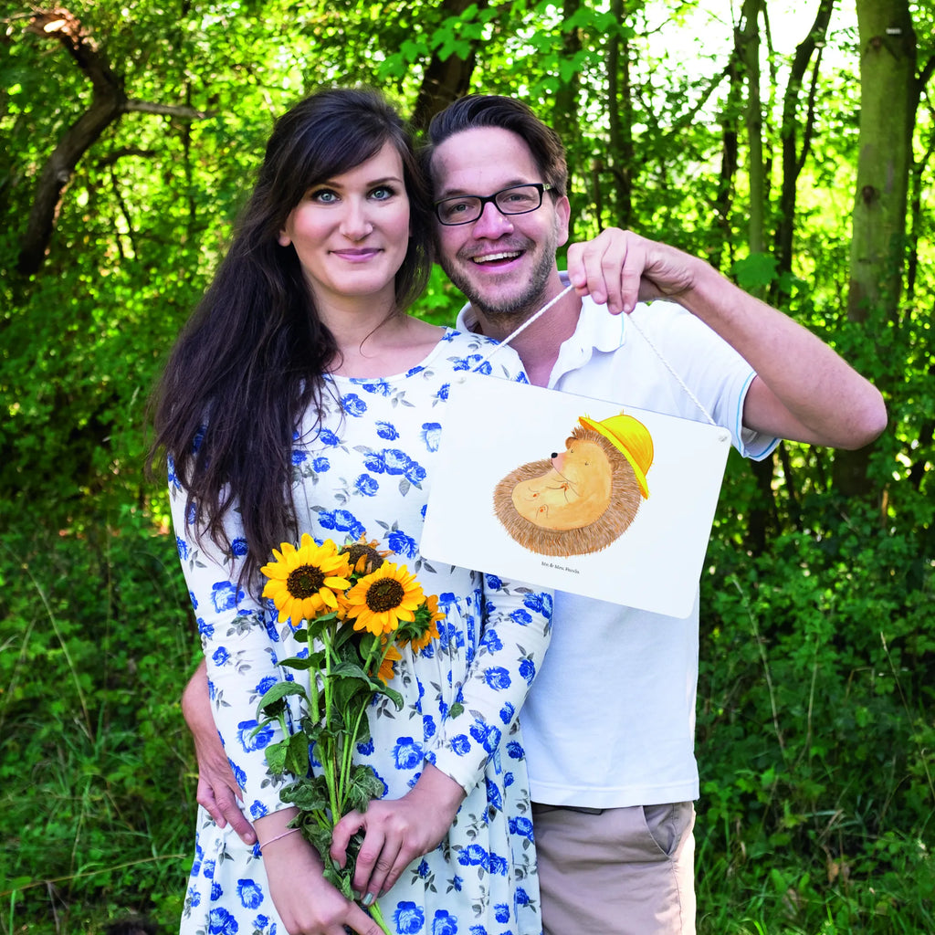 Decorative sign Hedgehog Pray Spruchschild, holzbild, dekotafel, Deko Schild, dekoration schild, Wandschild, Badschild, Motivschild, Holztafel, wandhänger, wandtafel, dekoschilder, Schild, hängeschild, sprüche schild, Deko Wandtafel, Küchenschild, Holzschild, Türschild Familie, Schild mit Spruch, Dekoschild, Türschild, Tiere, Gute Laune, Tiermotive, Lustige Sprüche, Amen, Dankbar, Genießen, Gott, Igel mit Hut, Dankbar sein, Sonnenhut, Leben, Dankbarkeit, Igel, Beten