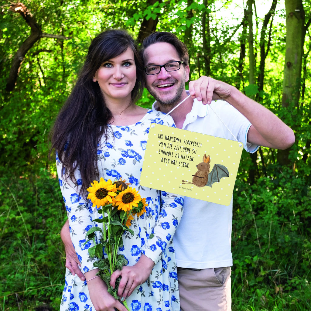 Deko Schild Fledermaus Sitzen Deko schild Mit Spruch, Schild Zum Hinstellen, Dekoschild Für Familie, Deko schild Für Wohnzimmer, Deko schild Landhausstil, Lustiges Deko schild, Vintage Schild, Dekoschild Für Flur, Schild Aus Holz, Deko schild Mit Blumenmotiv, Spruchschild, Wanddeko Schild, Deko schild Liebevoll Gestaltet, Dekoschild Zum Aufhängen, Dekos child Für Garten, Deko schild Mit Lebensweisheit, Holzschild, Wandschild, Dekoschild, Metallschild, Dekoschild Für Badezimmer, Rustikales Deko schild, Dekoschild Geschenk, Deko Wandtafel, Türschild Mit Spruch, Deko Schild, Türschild, Dekoschild Aus Holz, Dekoschild Für Freunde, Deko schild Modern, Dekoschild Groß, Deko schild Mit Motiv, Shabby Chic Schild, Dekoschild Klein, Deko schild Für Balkon, Deko schild Für Küche, Schild Aus Metall, Dekoschild Handgemacht, Deko schild Mit Herz, Schild Zum Aufstellen, Tiermotive, Gute Laune, lustige Sprüche, Tiere, Fledermaus, Motivation, Fledermäuse, entspannen