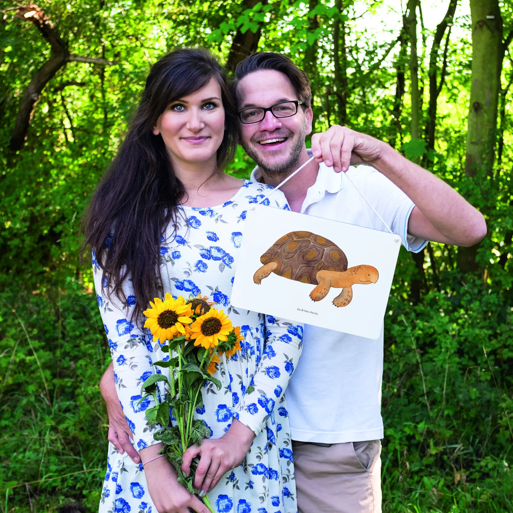 Deko Schild Schildkröte Marschieren Wandschild, dekotafel, holzbild, Türschild, Holztafel, Badschild, wandtafel, wandhänger, Türschild Familie, sprüche schild, dekoration schild, Dekoschild, Holzschild, Deko Wandtafel, Spruchschild, Motivschild, dekoschilder, Deko Schild, Schild mit Spruch, hängeschild, Küchenschild, Schild, Meerestiere, Urlaub, Meer, Schildkröten, Abenteuer, Neustart, Get Lost, Inspiration, Motivation, Schildkröte, Lieblingsmensch, Reiselust