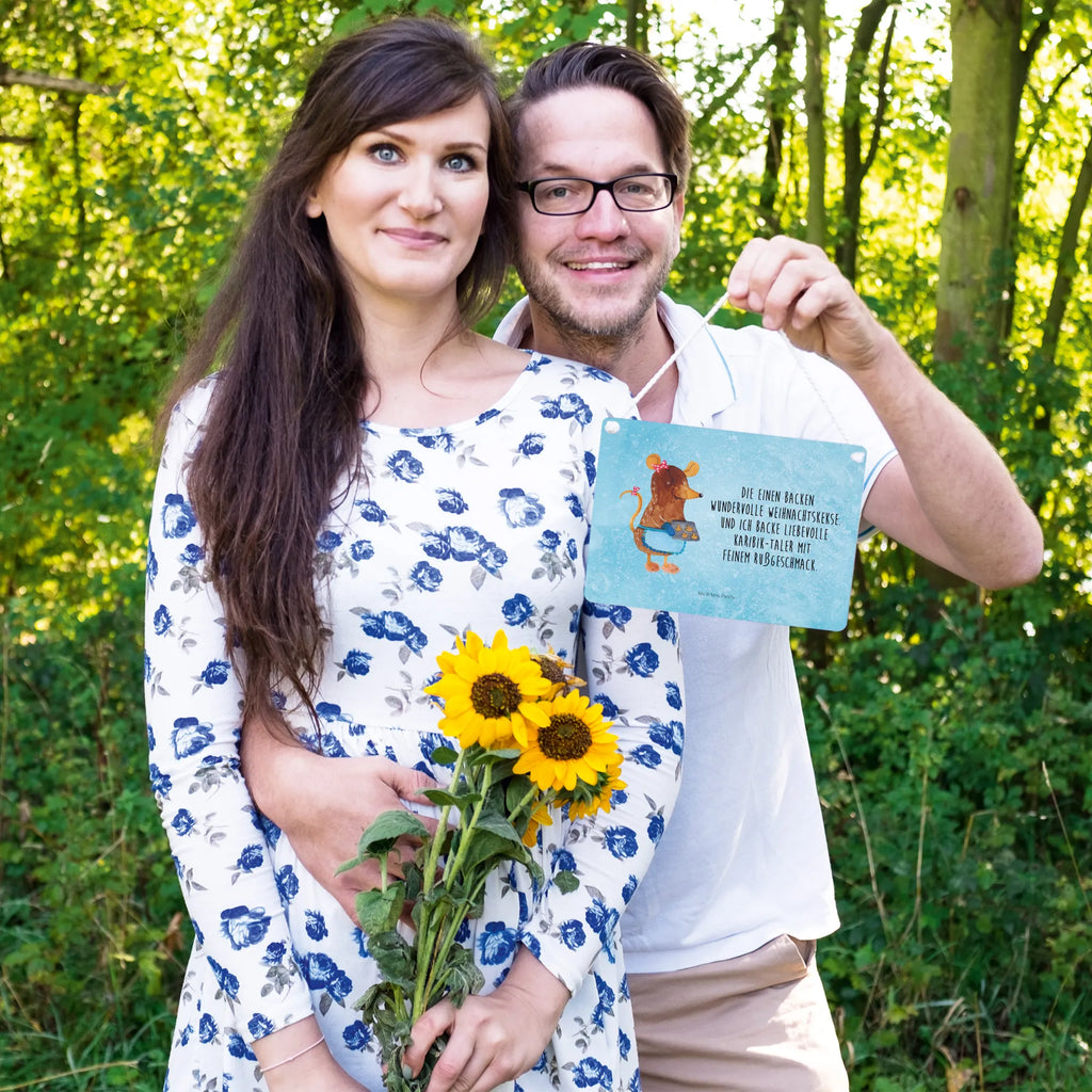 Decorative sign Mouse Cookies Türschild Mit Spruch, Holzschild, Dekoschild Aus Holz, Dekoschild Für Flur, Vintage Schild, Deko schild Mit Spruch, Lustiges Deko schild, Wandschild, Deko schild Liebevoll Gestaltet, Dekoschild Klein, Schild Zum Hinstellen, Dekoschild Für Badezimmer, Deko schild Mit Lebensweisheit, Deko schild Für Wohnzimmer, Deko Wandtafel, Spruchschild, Deko schild Für Balkon, Deko schild Mit Motiv, Shabby Chic Schild, Deko schild Landhausstil, Dekoschild Geschenk, Dekoschild Für Familie, Dekoschild, Deko Schild, Dekoschild Groß, Schild Aus Holz, Schild Zum Aufstellen, Wanddeko Schild, Deko schild Modern, Dekoschild Für Freunde, Metallschild, Deko schild Für Küche, Deko schild Mit Herz, Deko schild Mit Blumenmotiv, Dekoschild Handgemacht, Dekoschild Zum Aufhängen, Dekos child Für Garten, Türschild, Schild Aus Metall, Rustikales Deko schild, Winter, Weihnachten, Weihnachtsdeko, Nikolaus, Advent, Heiligabend, Wintermotiv, backen, Plätzchen, Weihnachtskekse, Weihnachtsbäckerei, Chaosqueen, Maus, Kekse