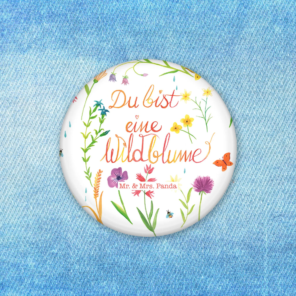 Button Du bist eine Wildblume Button-Sonderedition 50 mm, Button-Logo 50 mm, Werbebutton 50 mm, Eventbutton 50 mm, Pin 50 mm, Runde Buttons 50 mm, Button-Presse 50 mm, Button-Edition 50 mm, Button-Sujet 50 mm, Button-Emblem 50 mm, Button-Lieferung 50 mm, Button-Badge 50 mm, Button Abzeichen 50 mm, Ansteckbutton 50 mm, Button-Set 50 mm, Vereinsbutton 50 mm, Festivalbutton 50 mm, Button-Kollektion 50 mm, Button-Pin 50 mm, Button-Design 50 mm, Badge 50 mm, Button 50 mm, Button-Anstecker 50 mm, Button-Motiv 50 mm, Marketingbutton 50 mm, Pin-Button 50 mm, Sammlerbutton 50 mm, Button-Druck 50 mm, Button-Button 50 mm, Blumen Deko, Frühlings Deko, Sommer Deko, Dekoration, positive Botschaft, Naturliebhaber, Outdoor, Natur, Abenteuer, Jahrestag, Wildblume, wild, Hochzeitstag, Geschenk Freundin, Blumen Motiv, Natur Motiv, Kompliment, Geschenk Frauen
