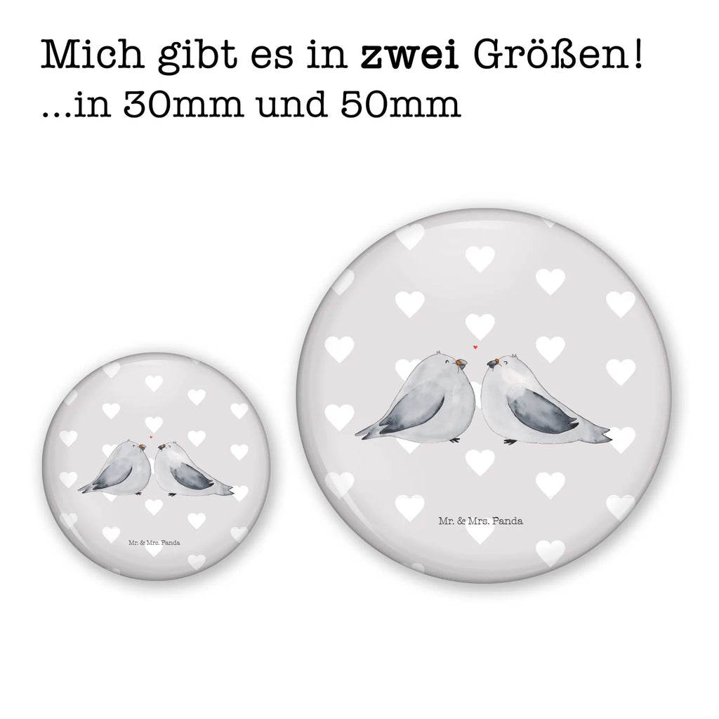 Button Turteltauben Liebe Button-Kollektion 50 mm, Button-Sonderedition 50 mm, Button-Button 50 mm, Button-Druck 50 mm, Button-Badge 50 mm, Button-Design 50 mm, Button-Lieferung 50 mm, Button-Anstecker 50 mm, Eventbutton 50 mm, Pin-Button 50 mm, Werbebutton 50 mm, Button-Motiv 50 mm, Button Abzeichen 50 mm, Festivalbutton 50 mm, Sammlerbutton 50 mm, Button-Presse 50 mm, Button 50 mm, Button-Sujet 50 mm, Button-Pin 50 mm, Marketingbutton 50 mm, Vereinsbutton 50 mm, Button-Logo 50 mm, Button-Set 50 mm, Badge 50 mm, Button-Emblem 50 mm, Ansteckbutton 50 mm, Button-Edition 50 mm, Pin 50 mm, Runde Buttons 50 mm, Liebe, Partner, Freund, Freundin, Ehemann, Ehefrau, Heiraten, Verlobung, Heiratsantrag, Liebesgeschenk, Jahrestag, Hocheitstag, Tauben, Verheiratet, Geschenk Hochzeit, Hochzeitstag, Geschenk Freund, Liebesbeweis, Verlobt, Geschenk Freundin, Verliebt, Turteltauben, Turteltäubchen