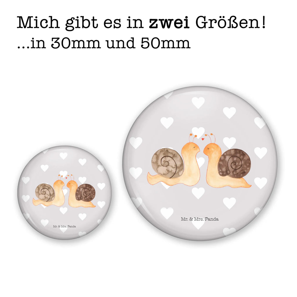 Button Snails in love Festivalbutton 50 mm, Button-Emblem 50 mm, Button-Badge 50 mm, Vereinsbutton 50 mm, Button Abzeichen 50 mm, Button-Sonderedition 50 mm, Button-Pin 50 mm, Marketingbutton 50 mm, Button-Anstecker 50 mm, Button-Sujet 50 mm, Button-Kollektion 50 mm, Sammlerbutton 50 mm, Runde Buttons 50 mm, Button-Design 50 mm, Badge 50 mm, Werbebutton 50 mm, Button-Edition 50 mm, Button 50 mm, Button-Button 50 mm, Button-Logo 50 mm, Pin-Button 50 mm, Button-Motiv 50 mm, Button-Druck 50 mm, Button-Lieferung 50 mm, Pin 50 mm, Button-Presse 50 mm, Ansteckbutton 50 mm, Eventbutton 50 mm, Button-Set 50 mm, Liebe, Partner, Freund, Freundin, Ehemann, Ehefrau, Heiraten, Verlobung, Heiratsantrag, Liebesgeschenk, Jahrestag, Hocheitstag