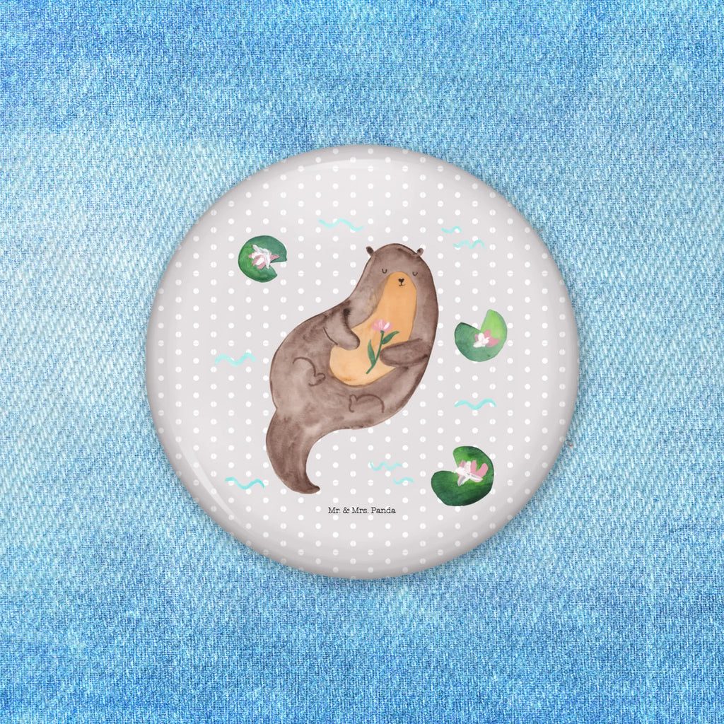 Button Otter mit Seerose Pin-Button 50 mm, Vereinsbutton 50 mm, Festivalbutton 50 mm, Badge 50 mm, Button-Motiv 50 mm, Button-Presse 50 mm, Button-Design 50 mm, Button-Logo 50 mm, Button-Sujet 50 mm, Werbebutton 50 mm, Button-Lieferung 50 mm, Pin 50 mm, Button-Button 50 mm, Eventbutton 50 mm, Ansteckbutton 50 mm, Marketingbutton 50 mm, Sammlerbutton 50 mm, Button Abzeichen 50 mm, Button-Sonderedition 50 mm, Runde Buttons 50 mm, Button 50 mm, Button-Pin 50 mm, Button-Druck 50 mm, Button-Badge 50 mm, Button-Emblem 50 mm, Button-Kollektion 50 mm, Button-Edition 50 mm, Button-Anstecker 50 mm, Button-Set 50 mm, Otter, Fischotter, Seeotter, Otter Seeotter See Otter
