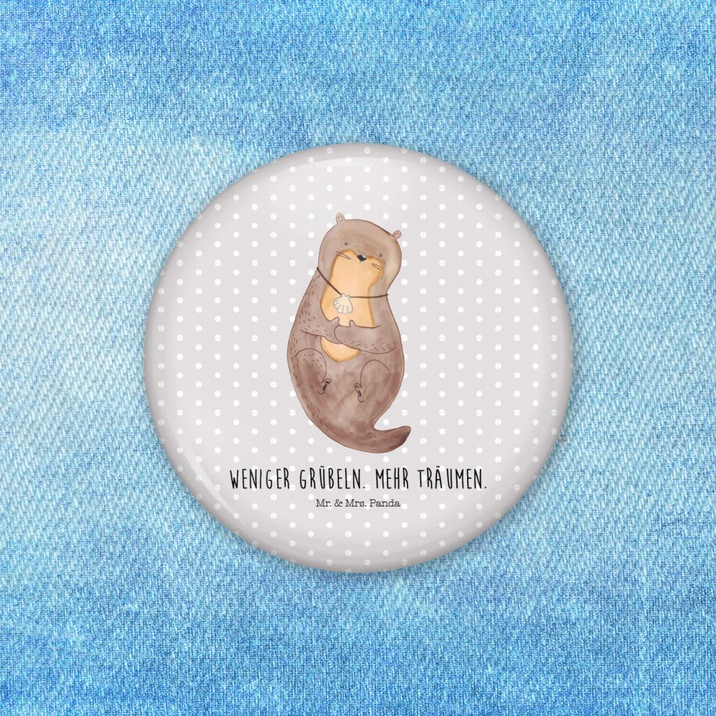 Button Otter mit Muschelmedaillon Sammlerbutton 50 mm, Button-Sonderedition 50 mm, Button-Button 50 mm, Button-Kollektion 50 mm, Button-Motiv 50 mm, Runde Buttons 50 mm, Badge 50 mm, Button-Druck 50 mm, Eventbutton 50 mm, Button 50 mm, Ansteckbutton 50 mm, Werbebutton 50 mm, Button-Logo 50 mm, Button-Sujet 50 mm, Button-Lieferung 50 mm, Button-Edition 50 mm, Pin-Button 50 mm, Button-Set 50 mm, Button Abzeichen 50 mm, Button-Pin 50 mm, Vereinsbutton 50 mm, Button-Anstecker 50 mm, Marketingbutton 50 mm, Button-Presse 50 mm, Button-Badge 50 mm, Festivalbutton 50 mm, Pin 50 mm, Button-Emblem 50 mm, Button-Design 50 mm, Otter, Fischotter, Seeotter, Motivation, Büro, träumen, Otterliebe, grübeln, Tagträumen