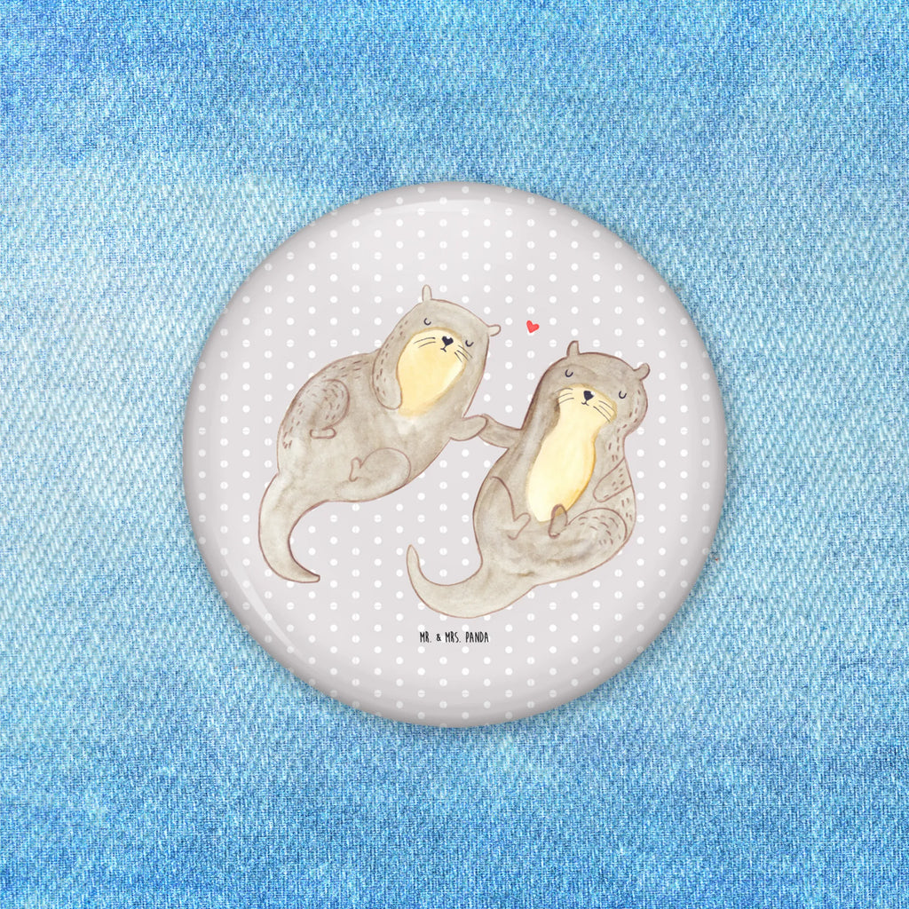 Button Otter händchenhaltend Sammlerbutton 50 mm, Runde Buttons 50 mm, Pin 50 mm, Ansteckbutton 50 mm, Button-Anstecker 50 mm, Button-Button 50 mm, Button-Presse 50 mm, Button 50 mm, Button-Badge 50 mm, Button-Kollektion 50 mm, Button-Lieferung 50 mm, Festivalbutton 50 mm, Button-Design 50 mm, Pin-Button 50 mm, Button-Druck 50 mm, Werbebutton 50 mm, Button-Emblem 50 mm, Vereinsbutton 50 mm, Button-Edition 50 mm, Button-Motiv 50 mm, Eventbutton 50 mm, Button-Logo 50 mm, Button-Pin 50 mm, Button-Sonderedition 50 mm, Marketingbutton 50 mm, Button Abzeichen 50 mm, Button-Sujet 50 mm, Button-Set 50 mm, Badge 50 mm, Otter, Fischotter, Seeotter, Otter Seeotter See Otter