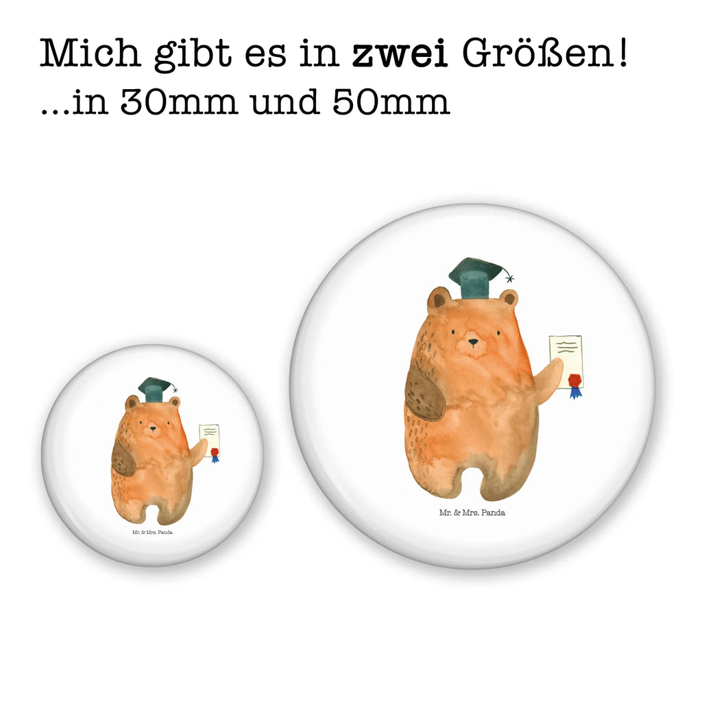 Button Prüfungsbär Pin-Button 50 mm, Eventbutton 50 mm, Marketingbutton 50 mm, Button Abzeichen 50 mm, Button-Badge 50 mm, Button-Emblem 50 mm, Pin 50 mm, Runde Buttons 50 mm, Button-Set 50 mm, Badge 50 mm, Ansteckbutton 50 mm, Button-Logo 50 mm, Button-Sujet 50 mm, Festivalbutton 50 mm, Vereinsbutton 50 mm, Werbebutton 50 mm, Button-Lieferung 50 mm, Button-Design 50 mm, Sammlerbutton 50 mm, Button-Kollektion 50 mm, Button-Button 50 mm, Button-Druck 50 mm, Button 50 mm, Button-Motiv 50 mm, Button-Edition 50 mm, Button-Presse 50 mm, Button-Sonderedition 50 mm, Button-Pin 50 mm, Button-Anstecker 50 mm, Bär, Teddy, Teddybär, Zeugnis, Abschlusszeugnis, Abschluss, Prüfungen, Abitur, Prüfung bestanden