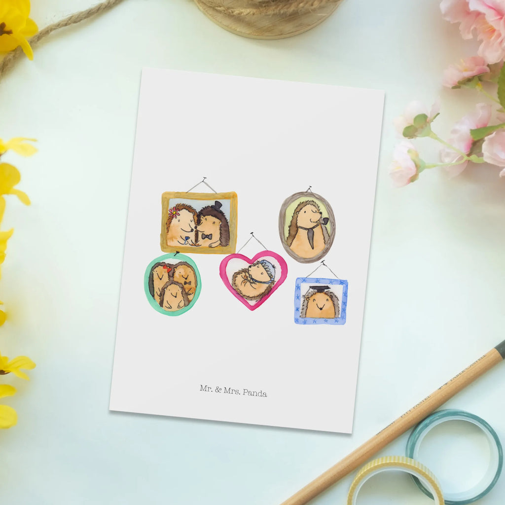 Postcard Hedgehog family Grußkarte, Karte, Ansichtskarten, Geburtstagskarte, Einladungskarte, Postkarte, Einladungskarten Geburtstag, Ansichtskarte, Einladung, Dankeskarte, Geschenkkarte, Einladung Geburtstag, Familie, Vatertag, Muttertag, Bruder, Schwester, Mama, Papa, Oma, Opa, Igel, Glück, Zusammenhalt, Bilder, Liebe