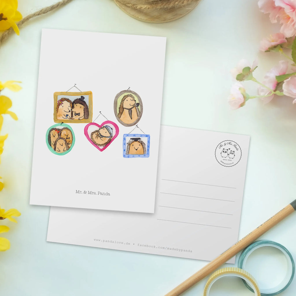 Postcard Hedgehog family Grußkarte, Karte, Ansichtskarten, Geburtstagskarte, Einladungskarte, Postkarte, Einladungskarten Geburtstag, Ansichtskarte, Einladung, Dankeskarte, Geschenkkarte, Einladung Geburtstag, Familie, Vatertag, Muttertag, Bruder, Schwester, Mama, Papa, Oma, Opa, Igel, Glück, Zusammenhalt, Bilder, Liebe