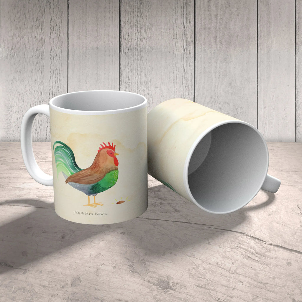 Kindertasse Hahn mit Korn Kindergeburtstag, Trinklern-Tasse, Tasse Für Kleinkinder, Tasse Mit Henkel Für Kinder, Trinklernbecher Aus Kunststoff, Kinderbecher Für Kleinkinder, Kinderbecher, Kindertasse Mit Griffen, Kinderbecher Mit Spruch, Kindertasse BPA-Frei, Kinder-Porzellantasse Mit Motiv, Tasse Für Schulanfänger, Kindertasse Auslaufsicher, Kinderbecher Aus Edelstahl, Kindertasse Mit Tiermotiv, Kindertasse, Kindertasse Ökologisch, Kindertasse Für Baby, Kinder-Porzellantasse, Kindertasse Bunt, Design Kindertasse, Tasse Für Kinder, Kindertasse Bruchsicher, Kindertasse Mikrowellengeeignet, Kinderbecher Mit Deckel, Trinklernbecher, Trinklernbecher Mit Deckel, Kindertasse Handgemacht, Trinklernbecher Personalisiert, Kindertasse Spülmaschinenfest, Kindertasse Mit Cartoonmotiv, Kindertasse Mit Strohhalm, Kinder-Keramiktasse, Kindertasse Aus Silikon, Kinder-Thermobecher, Nachhaltige Kindertasse, Kindertasse Für Vorschüler, Kinderbecher Unzerbrechlich, Hoftiere, Bauernhof, Landwirt, Landwirtin, Eier, Henne, Hahn, Korn, Natur