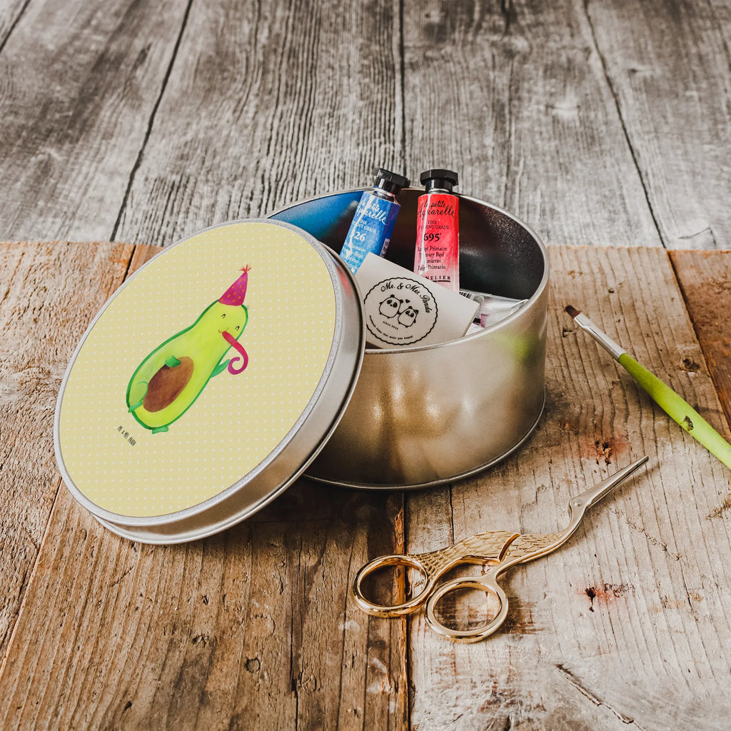 Blechdose rund Avocado Feier Runde Dose, metalldosen, runddosen, gebäckdosen, Aufbewahrungsbox, Blechdose, Metalldose Rund, runde keksdosen, plätzchendose, Blechdose Rund, Aufbewahrungsdosen, Keksdose, Vorratsdosen, Runde Blechdose, Dose, dosen, Geschenkdose, blechdosen, runddose, Vorratsdose, runde dosen, runde keksdose, gebäckdose, metallboxen, geschenkdosen, keksdosen, runde blechdosen, Metalldose, Aufbewahrungsdose, plätzchendosen, Metallbox, Avocado, Veggie, Vegan, Gesund, Geburtstag, Feierlichkeit, Party, Gute Laune, Tröte, Fete, Feier