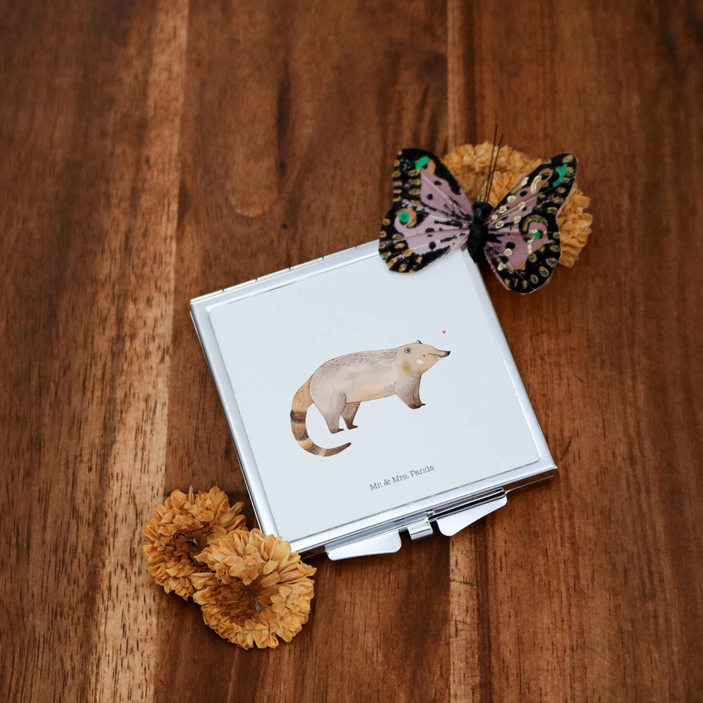 Handtaschenspiegel quadratisch Nasenbaer Kosmetikspiegel Klein, Mini Spiegel, Handtaschenspiegel, Runder Taschenspiegel, Schminkspiegel Kompakt, Taschenspiegel, Klappbarer Handspiegel, Vintage Kompaktspiegel, Silber, Reise Spiegel, Kompaktspiegel, Tragbarer Spiegel, Taschen-Kosmetikspiegel, Handspiegel Geschenkidee, Spiegel Für Unterwegs, Handspiegel Zum Mitnehmen, Handspiegel Mit Hülle, Klappspiegel, Quadratischer Handspiegel, Spiegel Für Schminktasche, Spiegel Für Handtasche, Schminkspiegel To Go, Klappbarer Taschenspiegel, Spiegel Für Make-Up Tasche, Design Taschenspiegel, Handspiegel Für Damen, Deko Handspiegel, Gute Laune, Tiermotive, Tiere, Lustige Sprüche, Nasenbär, Rüsselbär, Bär, Nasenbären