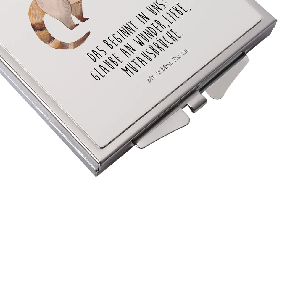 Handtaschenspiegel quadratisch Nasenbaer Kosmetikspiegel Klein, Mini Spiegel, Handtaschenspiegel, Runder Taschenspiegel, Schminkspiegel Kompakt, Taschenspiegel, Klappbarer Handspiegel, Vintage Kompaktspiegel, Silber, Reise Spiegel, Kompaktspiegel, Tragbarer Spiegel, Taschen-Kosmetikspiegel, Handspiegel Geschenkidee, Spiegel Für Unterwegs, Handspiegel Zum Mitnehmen, Handspiegel Mit Hülle, Klappspiegel, Quadratischer Handspiegel, Spiegel Für Schminktasche, Spiegel Für Handtasche, Schminkspiegel To Go, Klappbarer Taschenspiegel, Spiegel Für Make-Up Tasche, Design Taschenspiegel, Handspiegel Für Damen, Deko Handspiegel, Gute Laune, Tiermotive, Tiere, Lustige Sprüche, Nasenbär, Rüsselbär, Bär, Nasenbären