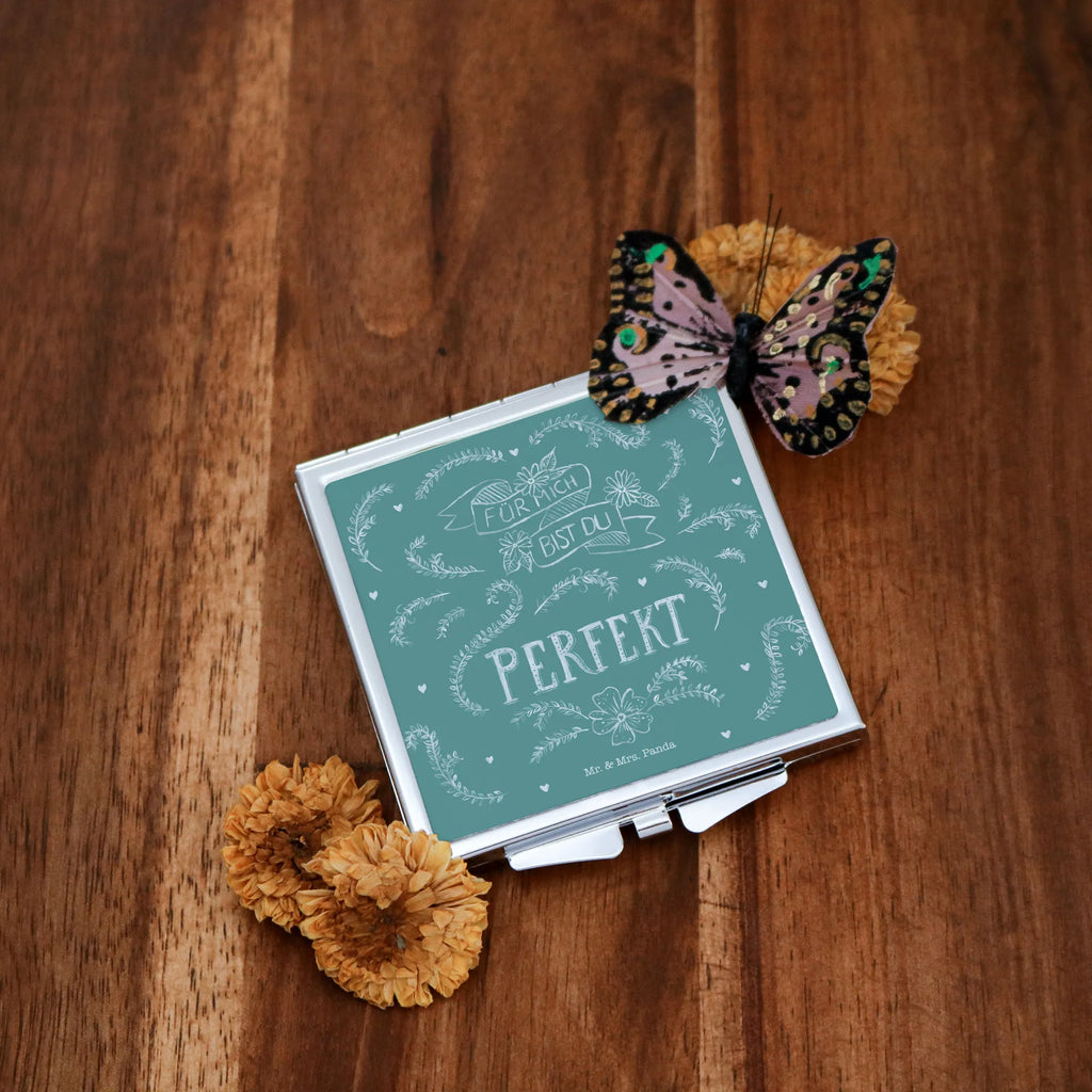 Handtaschenspiegel quadratisch Für mich bist du perfekt Handspiegel Für Damen, Handtaschenspiegel, Klappbarer Handspiegel, Handspiegel Mit Hülle, Spiegel Für Make-Up Tasche, Mini Spiegel, Klappspiegel, Vintage Kompaktspiegel, Reise Spiegel, Taschenspiegel, Design Taschenspiegel, Schminkspiegel To Go, Kosmetikspiegel Klein, Spiegel Für Unterwegs, Kompaktspiegel, Runder Taschenspiegel, Handspiegel Geschenkidee, Quadratischer Handspiegel, Klappbarer Taschenspiegel, Spiegel Für Schminktasche, Deko Handspiegel, Taschen-Kosmetikspiegel, Schminkspiegel Kompakt, Tragbarer Spiegel, Spiegel Für Handtasche, Handspiegel Zum Mitnehmen, Blumen Deko, Frühlings Deko, Sommer Deko, Dekoration, positive Botschaft, Naturliebhaber, Outdoor, Natur, Abenteuer, Partner Geschenk, Freundin Geschenk, Traummann, Geschenk Jahrestag, Freund Geschenk, Traumfrau, Liebe spruch, Hochzeitstag