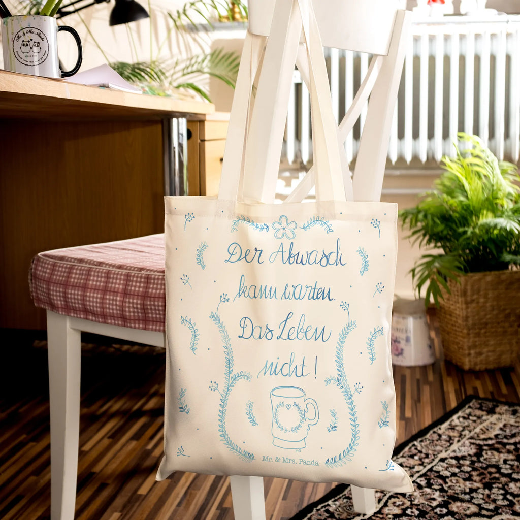 Einkaufstasche Der Abwasch kann warten Tragetasche Waschbar, Einkaufstaschen, Kleine Tragetasche, Stofftasche, Beutel Tasche, Tragetasche Für Schule, Tragetasche Herren, Tragetasche Bedruckt, Jutetasche, Lustige Tragetasche, Tragetasche Mit Henkel, Tragetasche Für Einkäufe, Tragetasche Vintage, Tragetaschen, Jutetaschen, Tragetasche Umweltfreundlich, Faltbare Tragetasche, Große Tragetasche, Leinentasche, Tragetasche Handgemacht, Tragetasche Nachhaltig, Baumwolltaschen, Tragetasche Mit Spruch, Tragetasche Kinder, Stofftaschen, Tragetasche Für Alltag, Tragetasche Für Büro, Bunte Tragetasche, Tragetasche Ohne Plastik, Tragetasche Zum Umhängen, Tragetasche Geschenkidee, Baumwolltasche, Tragetasche Wiederverwendbar, Tragetasche Damen, Tragetasche Mit Motiv, Tragetasche Modern, Leinentaschen, Tragetasche Robust, Tragetasche Für Bücher, Einkaufstasche, Tragetasche Blanko, Tragetasche Design, Tragetasche, Blumen Deko, Frühlings Deko, Sommer Deko, Dekoration, positive Botschaft, Naturliebhaber, Outdoor, Natur, Abenteuer, Weisheit, Abwasch, Küche Spruch, Küche Deko, Küchendienst, Geschenk Reise, Leben Spruch, Lebensweisheit