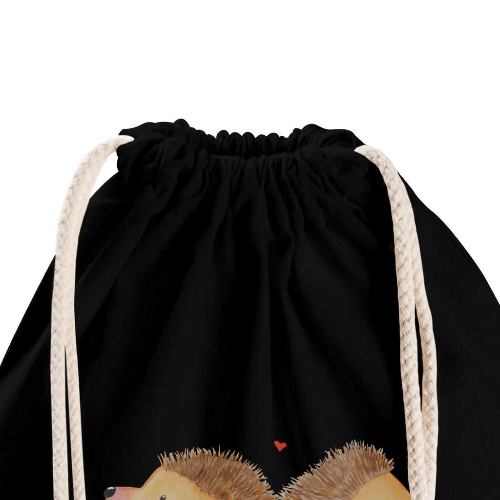 Torba sportowa Jeże trzymające się za łapki Sportbeutel Wasserabweisend, Sportbeutel Geschenkidee, Sportbeutel Training, Sportbeutel Bunt, Sportbeutel Leicht, Sportbeutel Set, Sportbeutel Damen, Sportbeutel Kita, Turnbeutel, Sportbeutel Aus Polyester, Sportbeutel Outdoor, Turnbeutel Mit Motiv, Sportbeutel Faltbar, Sportbeutel Mit Kordelzug, Sportbeutel Nachhaltig, Sportbeutel Kindergarten, Sportbeutel, Sportbeutel Mit Fach, Sportbeutel Waschbar, Sportbeutel Jungen, Sportbeutel Schule, Turnbeutel Schule, Sportbeutel Klein, Sportbeutel Für Kinder, Sportbeutel Für Erwachsene, Sportbeutel Mit Reißverschluss, Sportbeutel Herren, Sportbeutel Bedruckt, Gymbag, Sportbeutel Schwarz, Turnbeutel Mit Kordel, Sportbeutel Aus Baumwolle, Sportbeutel Weiß, Turnbeutel Kinder, Sportbeutel Groß, Sportbeutel Fitness, Öko Sportbeutel, Sportbeutel Für Sport, Sportbeutel Für Freizeit, Sportbeutel Mädchen, Sportrucksack, Liebe, Partner, Freund, Freundin, Ehemann, Ehefrau, Heiraten, Verlobung, Heiratsantrag, Liebesgeschenk, Jahrestag, Hocheitstag, Hand in Hand, Igel, Lieblingsmensch, Love, Geschenk für zwei, große Liebe, Gemeinsamkeit, Hochzeit, Liebesbotschaft, Liebesbeweis, Igelliebe