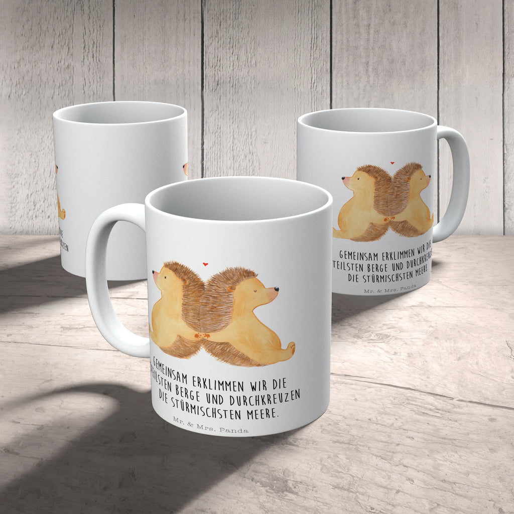 Mug Hedgehogs holding hands Keramiktasse, Geschenktasse, Teetasse, Tasse mit Motiven, Kaffeetasse, Tasse mit Zitaten, Porzellantasse, Tasse, Bürotasse, Liebe, Partner, Freund, Freundin, Ehemann, Ehefrau, Heiraten, Verlobung, Heiratsantrag, Liebesgeschenk, Jahrestag, Hocheitstag, große Liebe, Liebesbeweis, Igel, Gemeinsamkeit, Liebesbotschaft, Love, Lieblingsmensch, Hand in Hand, Geschenk für zwei, Igelliebe, Hochzeit
