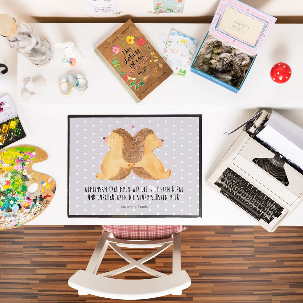 Desk pad Hedgehogs holding hands arbeitsunterlage, tischpads, schreibtischunterlage, tischauflage, tischpad, tischauflagen, Schreibtisch Unterlagen, tischmatte, arbeitsmatte, schreibtischunterlagen, schreibtischauflagen, schreibauflage, pultunterlage, Schreibtisch Matte, schreibtischmatte, Schreibunterlage, schreibauflagen, tischmatten, Schreibtischauflage, schreibmatte, Tischunterlage, Verlobung, Freund, Partner, Heiratsantrag, Freundin, Liebesgeschenk, Ehemann, Hocheitstag, Ehefrau, Heiraten, Jahrestag, Liebe, Hochzeit, Love, Igelliebe, Liebesbotschaft, Liebesbeweis, Hand in Hand, Igel, Große Liebe, Gemeinsamkeit, Lieblingsmensch, Geschenk für Zwei