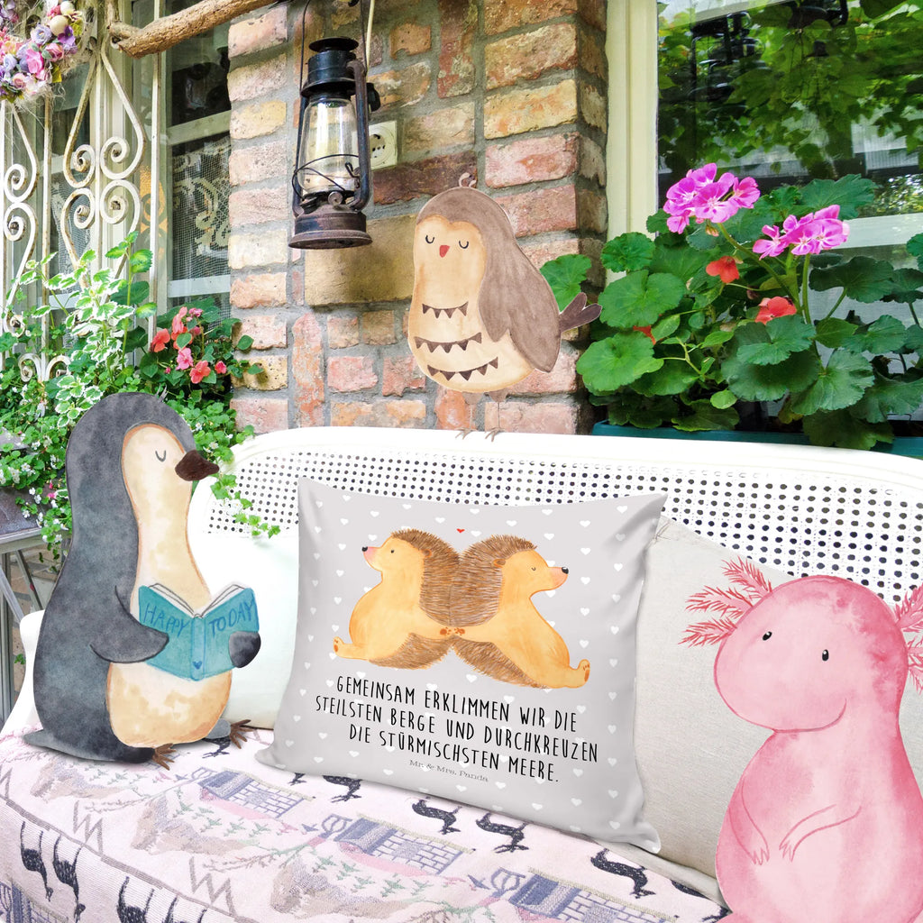 Cushion Hedgehogs holding hands Dekokissen, Sofakissen, sitzkissen, Kissenbezüge, Zierkissen, sofakissen, Dekokissen Sofa, Kissen, Sofakissen 40x40, Kissenhülle 40x40, Kissen 40x40, Couchkissen, Kopfkissen 40x40, Motivkissen, Kissen 40x40 Waschbar, Kissenhülle, Kopfkissen, Kissenbezug 40x40, Dekokissen 40x40, Liebe, Partner, Freund, Freundin, Ehemann, Ehefrau, Heiraten, Verlobung, Heiratsantrag, Liebesgeschenk, Jahrestag, Hocheitstag, Geschenk für zwei, Liebesbeweis, Hand in Hand, Igelliebe, Liebesbotschaft, Igel, Love, große Liebe, Gemeinsamkeit, Hochzeit, Lieblingsmensch