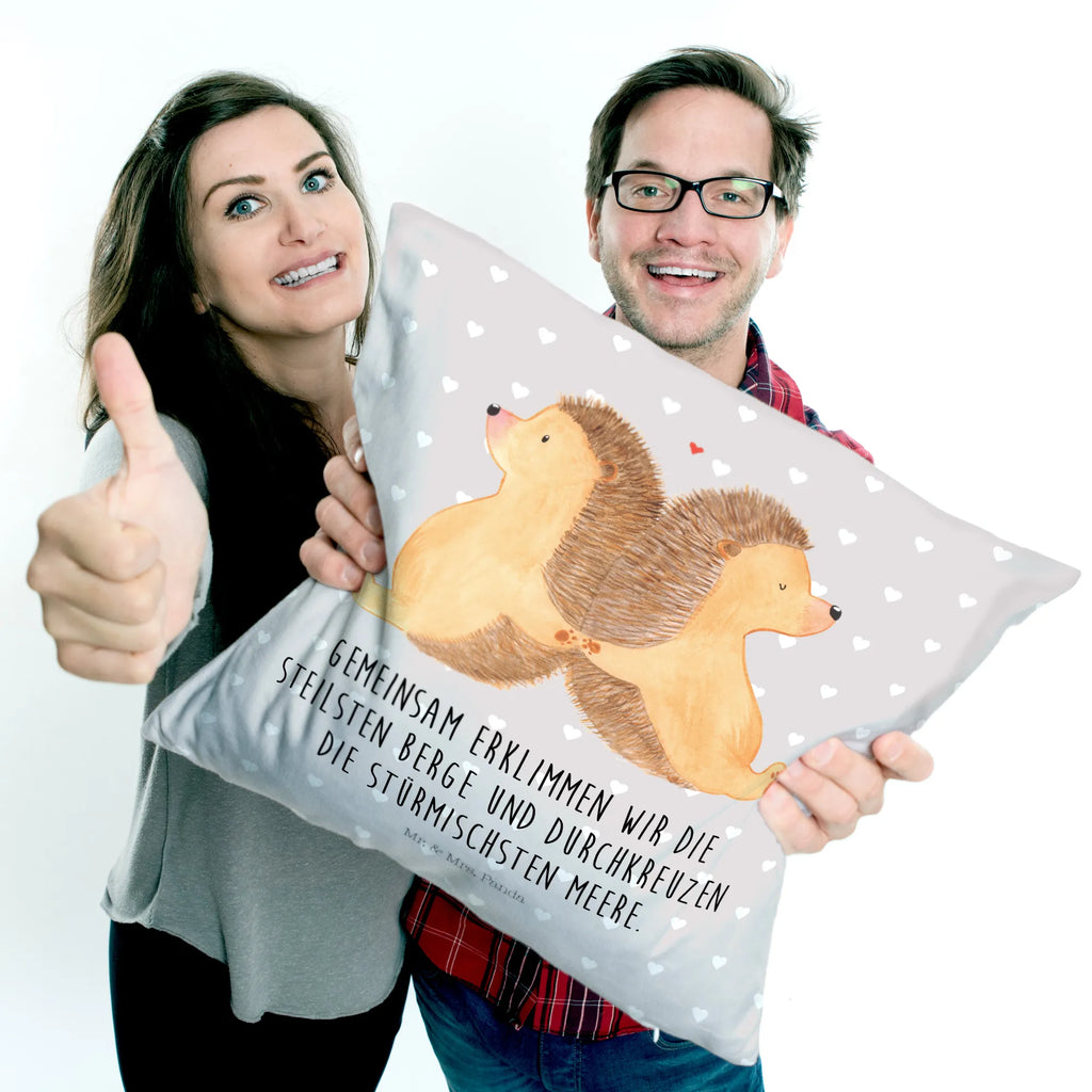 Cushion Hedgehogs holding hands Dekokissen, Sofakissen, sitzkissen, Kissenbezüge, Zierkissen, sofakissen, Dekokissen Sofa, Kissen, Sofakissen 40x40, Kissenhülle 40x40, Kissen 40x40, Couchkissen, Kopfkissen 40x40, Motivkissen, Kissen 40x40 Waschbar, Kissenhülle, Kopfkissen, Kissenbezug 40x40, Dekokissen 40x40, Liebe, Partner, Freund, Freundin, Ehemann, Ehefrau, Heiraten, Verlobung, Heiratsantrag, Liebesgeschenk, Jahrestag, Hocheitstag, Geschenk für zwei, Liebesbeweis, Hand in Hand, Igelliebe, Liebesbotschaft, Igel, Love, große Liebe, Gemeinsamkeit, Hochzeit, Lieblingsmensch