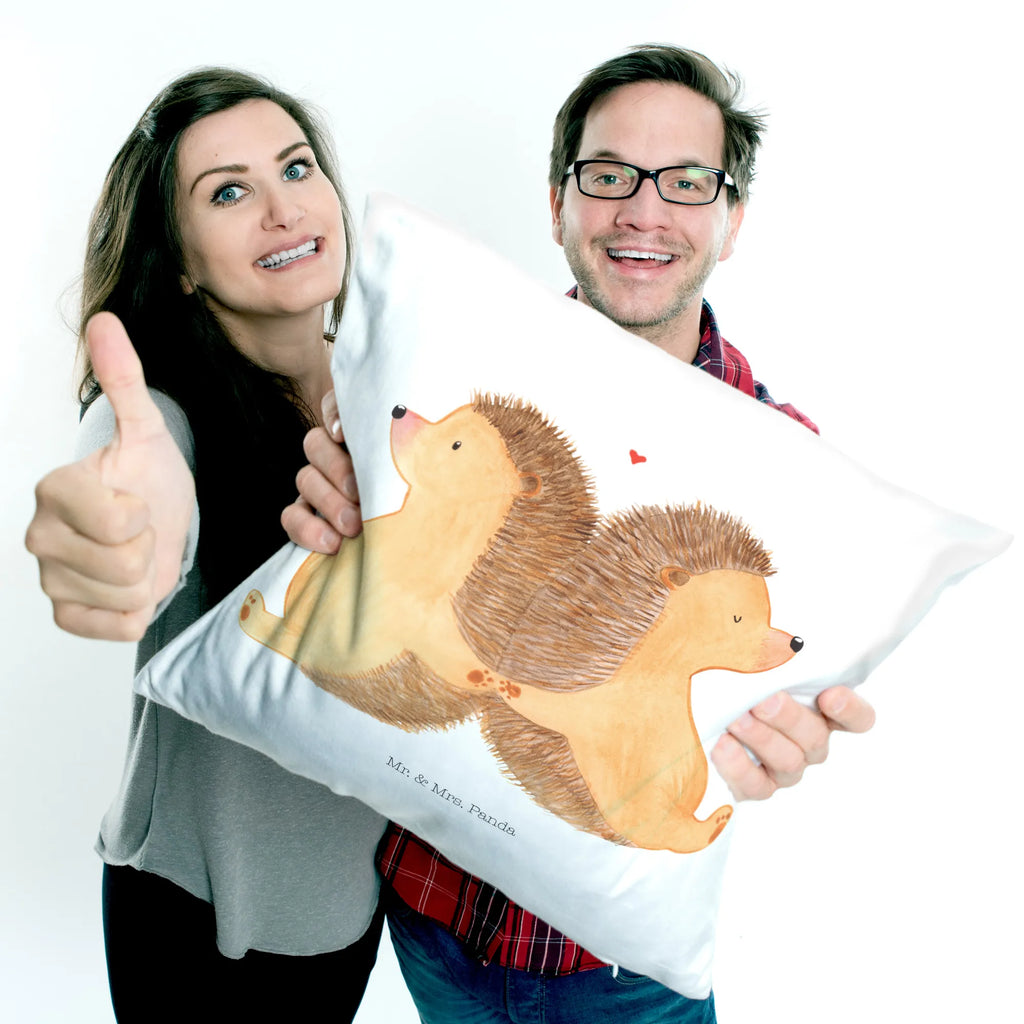 Cushion Hedgehogs holding hands Dekokissen, Sofakissen, sitzkissen, Kissenbezüge, Zierkissen, sofakissen, Dekokissen Sofa, Kissen, Sofakissen 40x40, Kissenhülle 40x40, Kissen 40x40, Couchkissen, Kopfkissen 40x40, Motivkissen, Kissen 40x40 Waschbar, Kissenhülle, Kopfkissen, Kissenbezug 40x40, Dekokissen 40x40, Liebe, Partner, Freund, Freundin, Ehemann, Ehefrau, Heiraten, Verlobung, Heiratsantrag, Liebesgeschenk, Jahrestag, Hocheitstag, Geschenk für zwei, Liebesbeweis, Hand in Hand, Igelliebe, Liebesbotschaft, Igel, Love, große Liebe, Gemeinsamkeit, Hochzeit, Lieblingsmensch