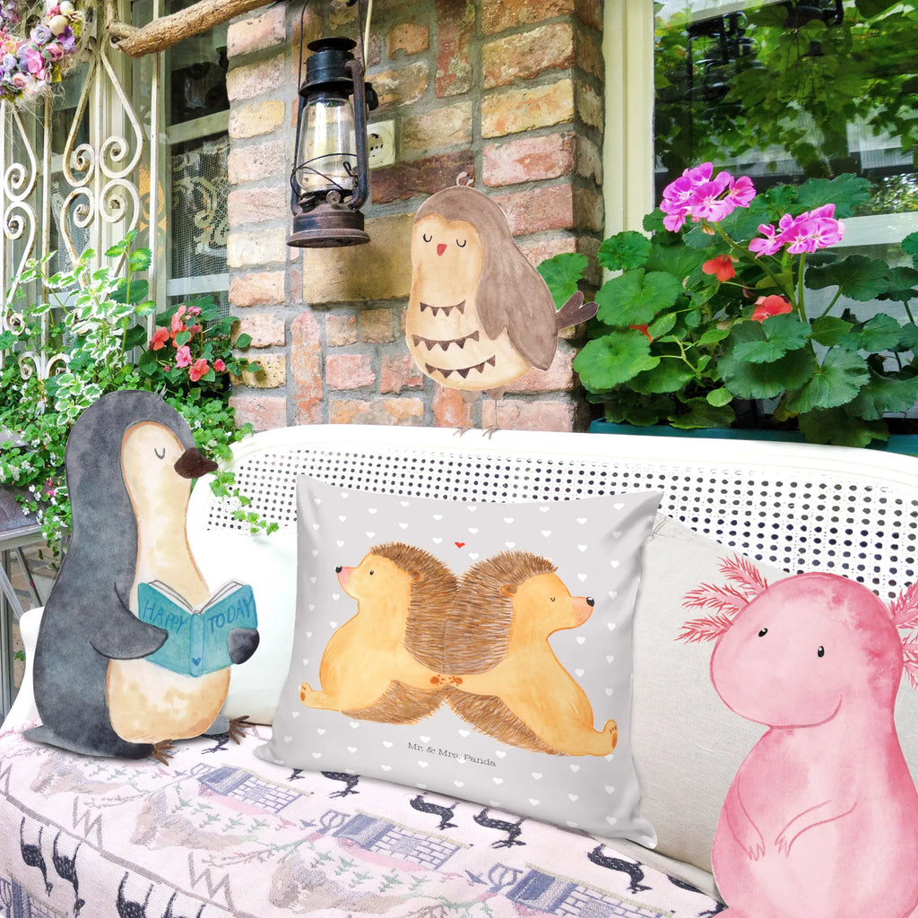 Cushion Hedgehogs holding hands Dekokissen, Sofakissen, sitzkissen, Kissenbezüge, Zierkissen, sofakissen, Dekokissen Sofa, Kissen, Sofakissen 40x40, Kissenhülle 40x40, Kissen 40x40, Couchkissen, Kopfkissen 40x40, Motivkissen, Kissen 40x40 Waschbar, Kissenhülle, Kopfkissen, Kissenbezug 40x40, Dekokissen 40x40, Liebe, Partner, Freund, Freundin, Ehemann, Ehefrau, Heiraten, Verlobung, Heiratsantrag, Liebesgeschenk, Jahrestag, Hocheitstag, Geschenk für zwei, Liebesbeweis, Hand in Hand, Igelliebe, Liebesbotschaft, Igel, Love, große Liebe, Gemeinsamkeit, Hochzeit, Lieblingsmensch