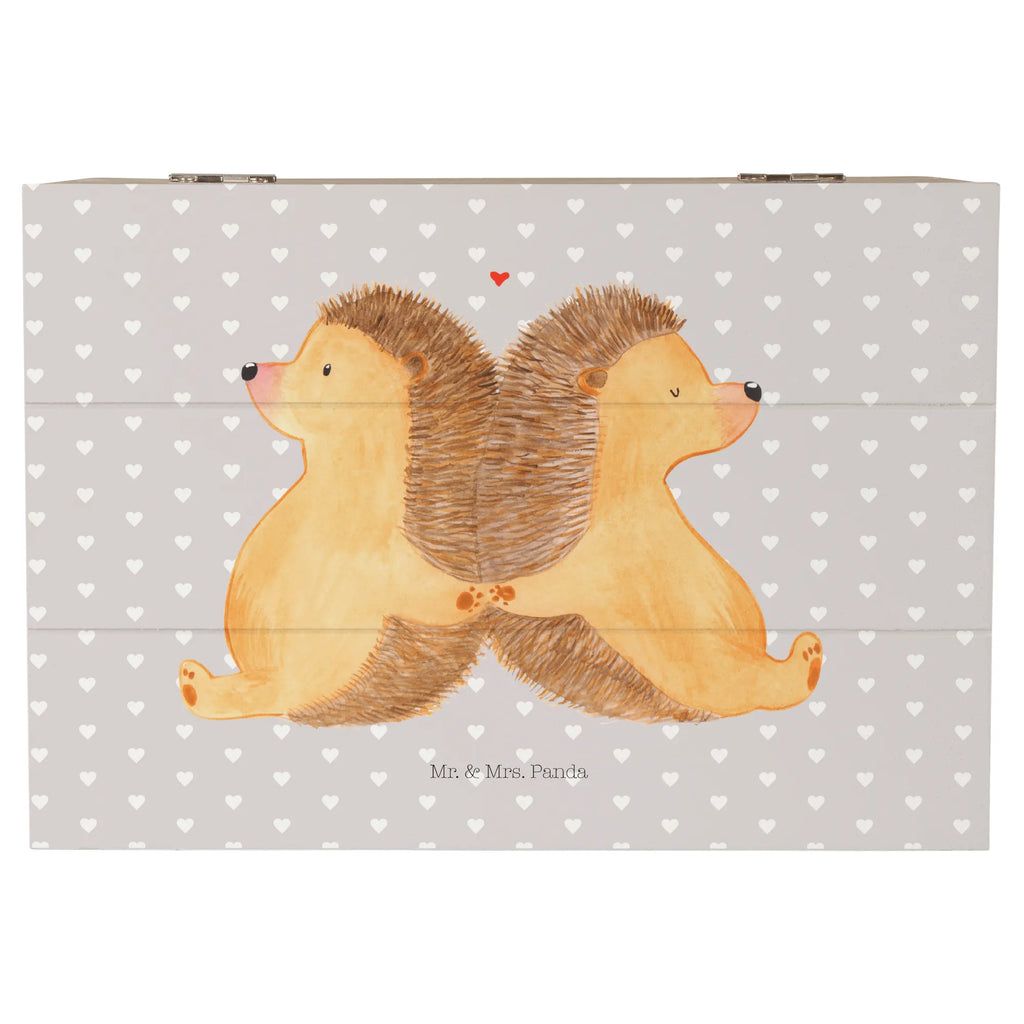 Holzkiste Igel händchenhaltend Geschenkdose, Holzkiste, Kiste, Schatzkiste, Aufbewahrungsbox, Erinnerungskiste, Geschenkbox, Schatulle, Dekokiste, Truhe, XXL, Erinnerungsbox, Liebe, Partner, Freund, Freundin, Ehemann, Ehefrau, Heiraten, Verlobung, Heiratsantrag, Liebesgeschenk, Jahrestag, Hocheitstag, Love, Igelliebe, Geschenk für zwei, Igel, Hand in Hand, Liebesbeweis, Lieblingsmensch, Hochzeit, Liebesbotschaft, Gemeinsamkeit, große Liebe