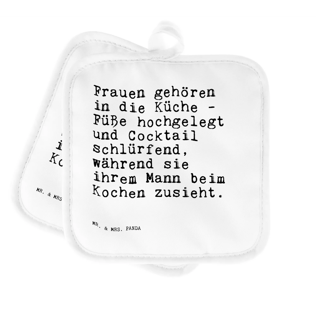 2er Set Topflappen  Sprüche und Zitate Frauen gehören in die Küche - Füße hochgelegt und Cocktail schlürfend, während sie ihrem Mann beim Kochen zusieht. Topflappen mit Spruch, Topflappen, Ofenhandschuh, Topflappen 2er Set, Topfuntersetzer, Topfhandschuhe, Schöne Topflappen, Topfhandschuh, Topflappen lustig, Ofenhandschuhe, Topflappenset, Topflappen Set, Spruch, Sprüche, lustige Sprüche, Weisheiten, Zitate, Spruch Geschenke, Spruch Sprüche Weisheiten Zitate Lustig Weisheit Worte