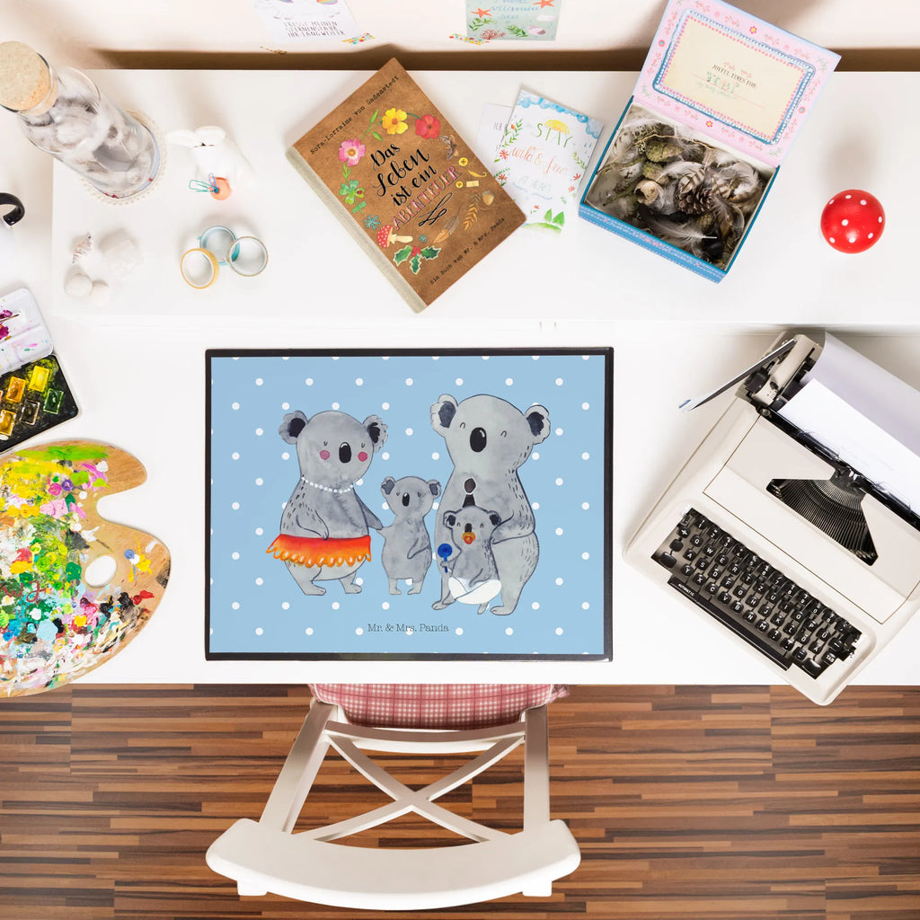 Schreibtischunterlage Koala Familie Schreibunterlage, tischauflagen, Schreibtischauflage, pultunterlage, tischmatten, tischpads, schreibauflage, arbeitsunterlage, schreibtischmatte, schreibtischauflagen, schreibmatte, tischauflage, Schreibtisch Unterlagen, schreibtischunterlagen, Schreibtisch Matte, schreibauflagen, arbeitsmatte, Tischunterlage, tischpad, schreibtischunterlage, tischmatte, Bruder, Vatertag, Mama, Papa, Muttertag, Oma, Opa, Familie, Schwester, Familienleben, Koala, Family, Geschwister, Koalas, Kinder