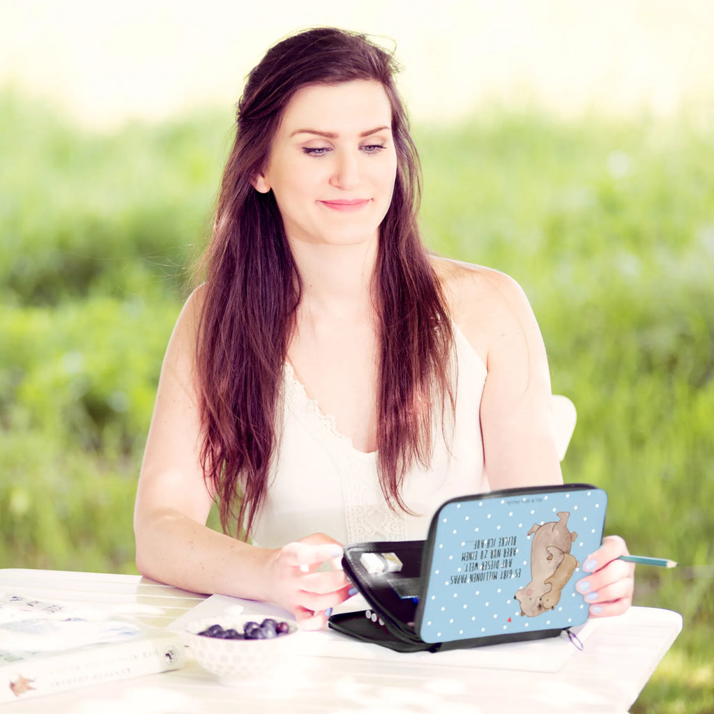 Federmappe Papa Bär Zeichenetui, Farbstiftetui, Federmäppchen, Buntstiftmäppchen, Federtasche, Schreibmappe, Stifte Etui, Buntstiftetui, Bleistift Etui, Schuletui, Schreibetui, Malmappe, Etui für Stifte, Schulmäppchen, Bleistiftetui, Stiftemappe, Stifteetui, Federmappe Set, Schüleretui, Stiftebeutel, Schlampermäppchen, Stiftetasche, Mäppchen, Bruder, Familie, Muttertag, Papa, Schwester, Mama, Vatertag, Opa, Oma, Geburtstag, Papi, Vater, Onkel, Geschenk, Vati