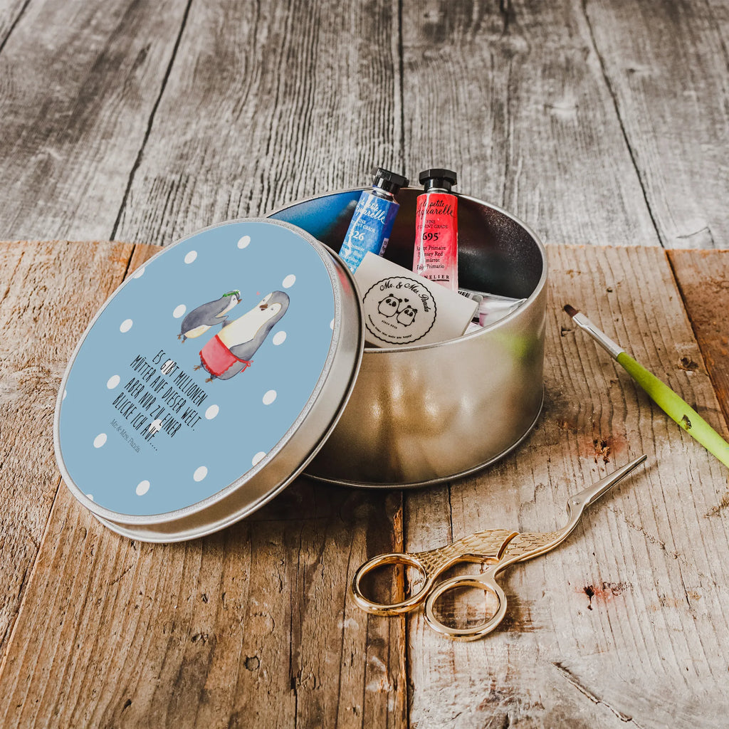 okrągła puszka z blachy Pingwin z dzieckiem Metalldose, metalldosen, Blechdose, Aufbewahrungsbox, Aufbewahrungsdosen, plätzchendosen, Runde Blechdose, geschenkdosen, Vorratsdose, metallboxen, gebäckdose, Vorratsdosen, runde blechdosen, runde dosen, Runde Dose, Geschenkdose, plätzchendose, runddose, Metallbox, keksdosen, Keksdose, Aufbewahrungsdose, gebäckdosen, dosen, runde keksdosen, Blechdose Rund, blechdosen, Metalldose Rund, Dose, runddosen, runde keksdose, Opa, Mama, Schwester, Muttertag, Bruder, Familie, Vatertag, Oma, Papa, Mutter, Mutti, Mami, Geburststag, Geschenk