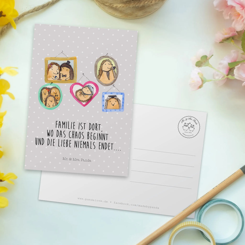 Postcard Hedgehog family Grußkarte, Karte, Ansichtskarten, Geburtstagskarte, Einladungskarte, Postkarte, Einladungskarten Geburtstag, Ansichtskarte, Einladung, Dankeskarte, Geschenkkarte, Einladung Geburtstag, Familie, Vatertag, Muttertag, Bruder, Schwester, Mama, Papa, Oma, Opa, Igel, Glück, Zusammenhalt, Bilder, Liebe