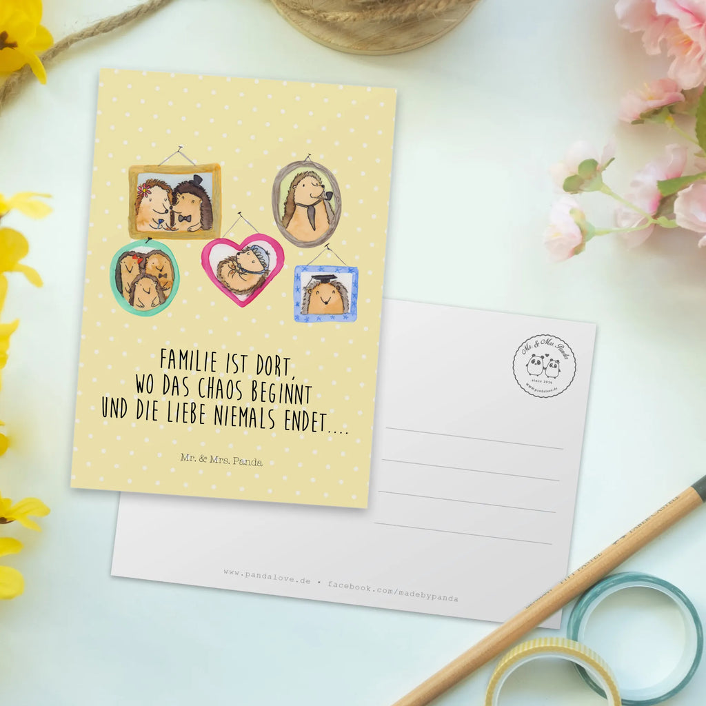 Postcard Hedgehog family Grußkarte, Karte, Ansichtskarten, Geburtstagskarte, Einladungskarte, Postkarte, Einladungskarten Geburtstag, Ansichtskarte, Einladung, Dankeskarte, Geschenkkarte, Einladung Geburtstag, Familie, Vatertag, Muttertag, Bruder, Schwester, Mama, Papa, Oma, Opa, Igel, Glück, Zusammenhalt, Bilder, Liebe