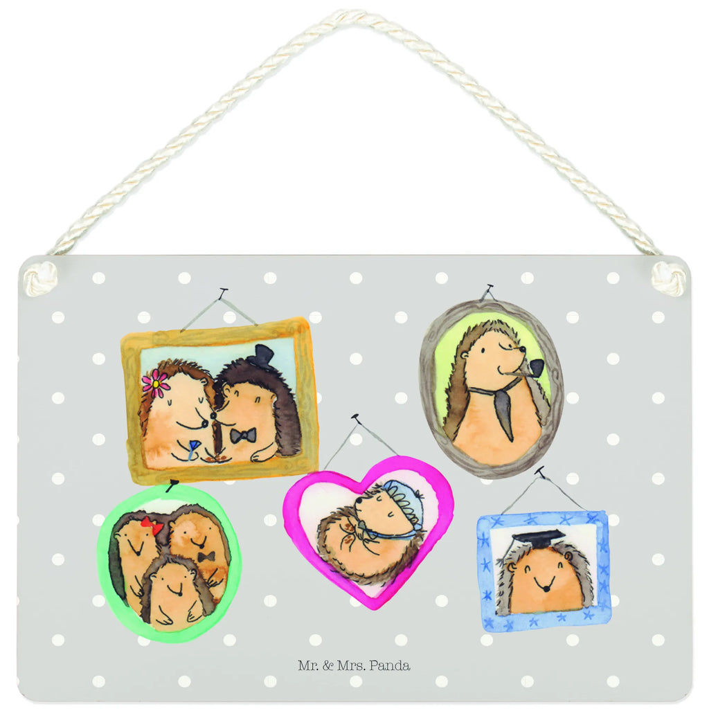 Deko Schild Igel Familie dekoschilder, Deko Schild, Dekoschild, Schild mit Spruch, dekoration schild, dekotafel, Deko Wandtafel, holzbild, Türschild, Motivschild, Schild, wandtafel, Badschild, hängeschild, wandhänger, Türschild Familie, Holzschild, Wandschild, sprüche schild, Spruchschild, Holztafel, Küchenschild, Muttertag, Schwester, Mama, Bruder, Vatertag, Papa, Oma, Opa, Familie, Bilder, Zusammenhalt, Liebe, Igel, Glück