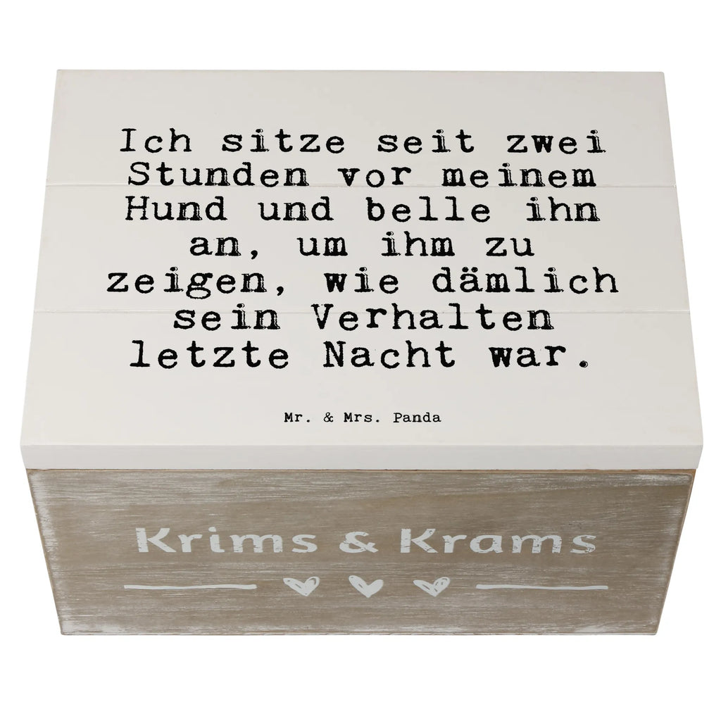Skrzynia drewniana Ich sitze seit zwei... Kiste, Dekokiste, Truhe, Erinnerungskiste, Geschenkdose, Aufbewahrungsbox, Schatulle, Geschenkbox, Holzkiste, Erinnerungsbox, XXL, Schatzkiste, Spruch, Sprüche, lustige Sprüche, Weisheiten, Zitate, Spruch Geschenke, Spruch Sprüche Weisheiten Zitate Lustig Weisheit Worte