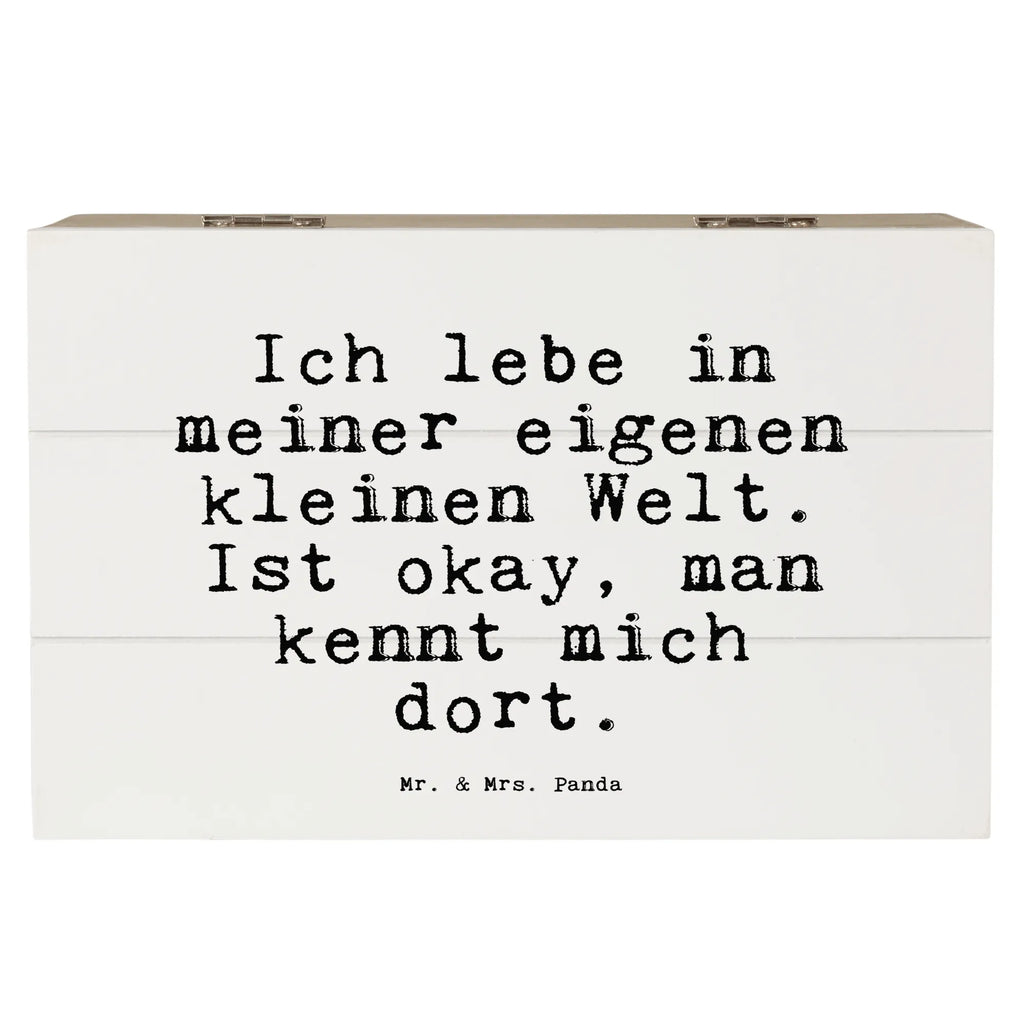 Holzkiste Sprüche und Zitate Ich lebe in meiner eigenen kleinen Welt. Ist okay, man kennt mich dort. Aufbewahrungsbox, Geschenkdose, Truhe, Erinnerungsbox, Schatulle, Schatzkiste, XXL, Kiste, Erinnerungskiste, Holzkiste, Dekokiste, Geschenkbox, Spruch, Sprüche, lustige Sprüche, Weisheiten, Zitate, Spruch Geschenke, Spruch Sprüche Weisheiten Zitate Lustig Weisheit Worte