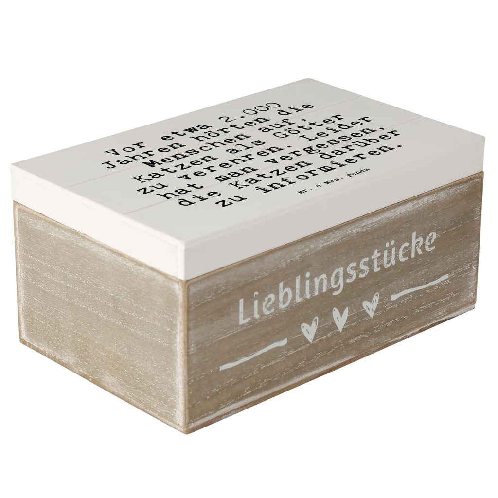 Holzkiste Sprüche und Zitate Vor etwa 2.000 Jahren hörten die Menschen auf, Katzen als Götter zu verehren. Leider hat man vergessen, die Katzen darüber zu informieren. Geschenkbox, Schatzkiste, Truhe, XXL, Erinnerungsbox, Dekokiste, Geschenkdose, Holzkiste, Kiste, Schatulle, Erinnerungskiste, Aufbewahrungsbox, Spruch, Sprüche, lustige Sprüche, Weisheiten, Zitate, Spruch Geschenke, Spruch Sprüche Weisheiten Zitate Lustig Weisheit Worte