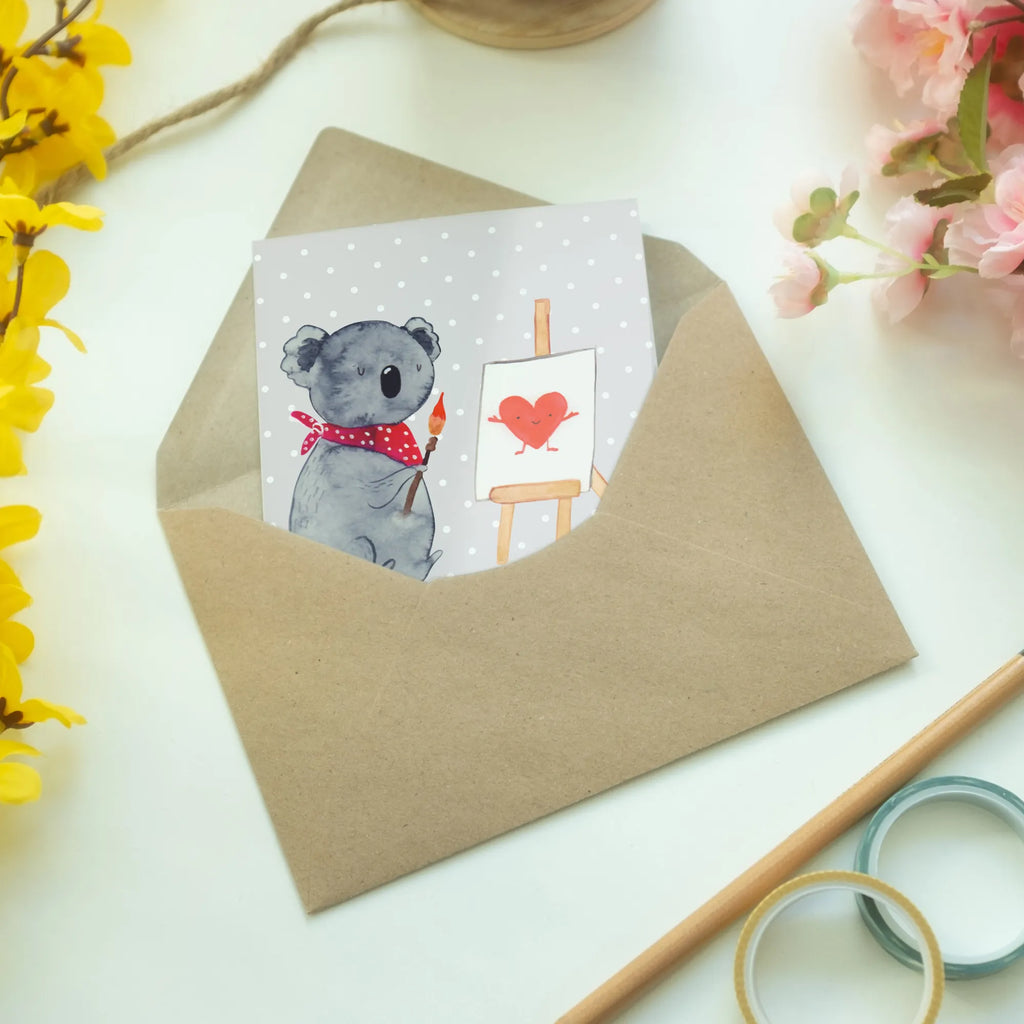 Grußkarte Koala Künstler genesungskarte, dankeskarten, Klappkarte, jubiläumskarte, osterkarte, weihnachtskarten, kommunionskarte, Glückwunschkarte, valentinstagskarte, neujahrskarte, osterkarten, glückwunschkarten, Motivkarte, einladungskarten, abiturkarte, spruchkarte, Grußkarten, vatertagskarte, Grußkarte, hochzeitskarten, Beileidskarte, firmungskarte, babykarte, Koala, Koalabär, Liebesgeschenk, Liebe, Zeichnen, Liebensbeweis, Gefühle, Künstler