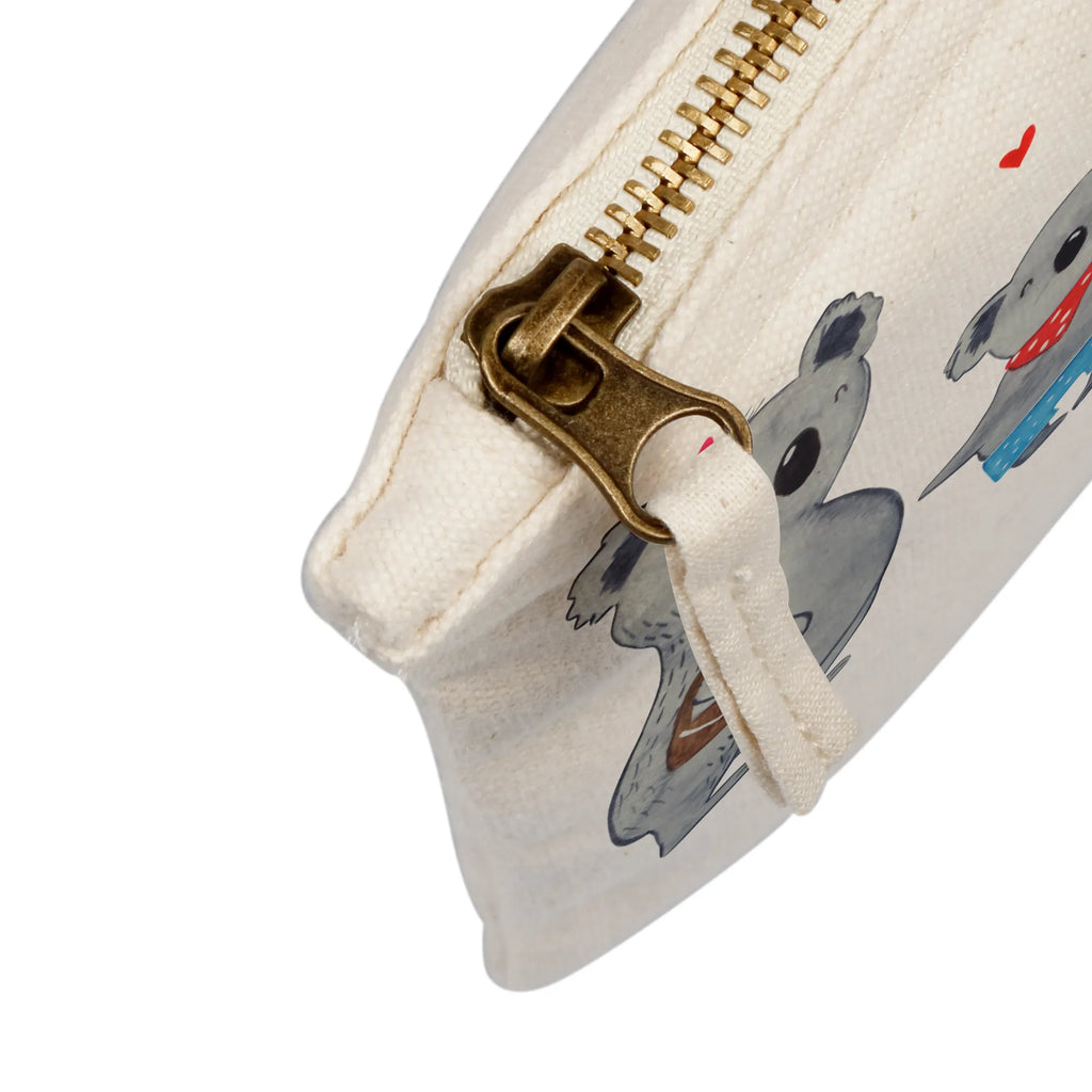 Make-up bag Koala family with two kids Schlampermäppchen, Kosmetiktasche, Waschtasche, aufbewahrungsbeutel, Schminkbeutel, Federmappe, Kulturbeutel, Schminktäschchen, Schminktasche, Kulturtasche, beauty tasche, utensilientasche, pinsel tasche, aufbewahrungstasche, Waschbeutel, Kosmetikbeutel, toiletry bag, Stiftemäppchen, pencil case, kosmetiktäschchen, Etui, Mäppchen, beauty case, Bruder, Papa, Opa, Schwester, Oma, Familie, Vatertag, Mama, Muttertag, Beste Familie, Familienleben, Familienzeit, Koala, Koalabär, Lieblingsfamilie, Koalafamilie