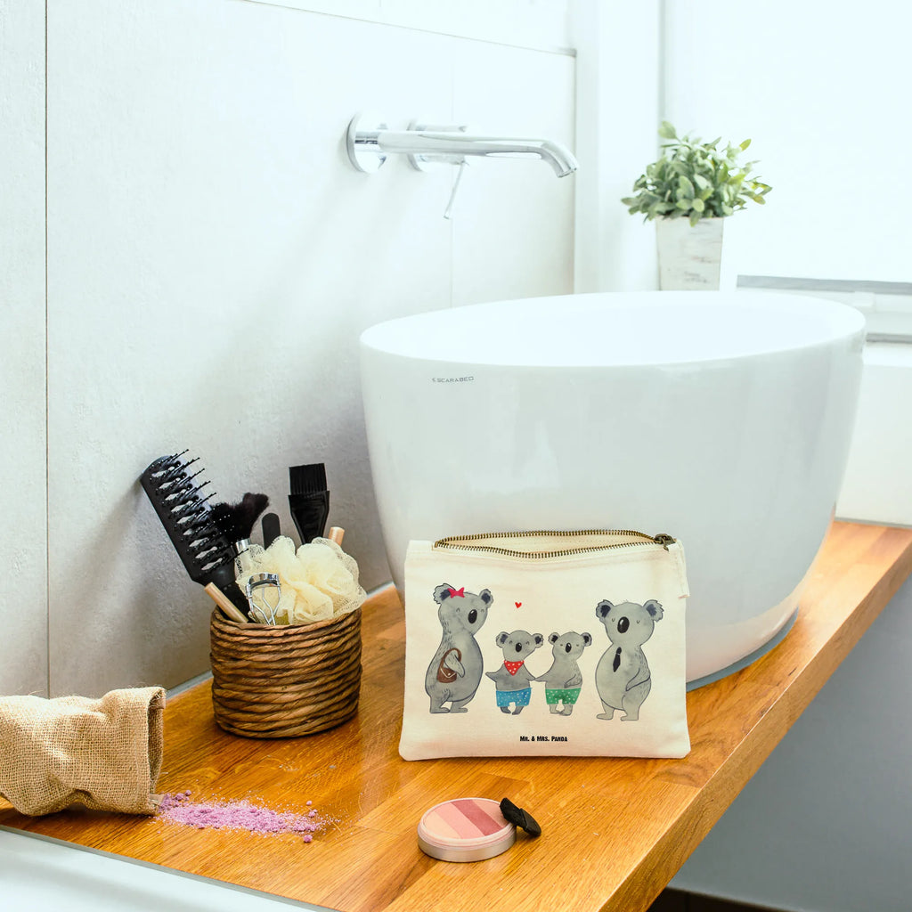 Make-up bag Koala family with two kids Schlampermäppchen, Kosmetiktasche, Waschtasche, aufbewahrungsbeutel, Schminkbeutel, Federmappe, Kulturbeutel, Schminktäschchen, Schminktasche, Kulturtasche, beauty tasche, utensilientasche, pinsel tasche, aufbewahrungstasche, Waschbeutel, Kosmetikbeutel, toiletry bag, Stiftemäppchen, pencil case, kosmetiktäschchen, Etui, Mäppchen, beauty case, Bruder, Papa, Opa, Schwester, Oma, Familie, Vatertag, Mama, Muttertag, Beste Familie, Familienleben, Familienzeit, Koala, Koalabär, Lieblingsfamilie, Koalafamilie