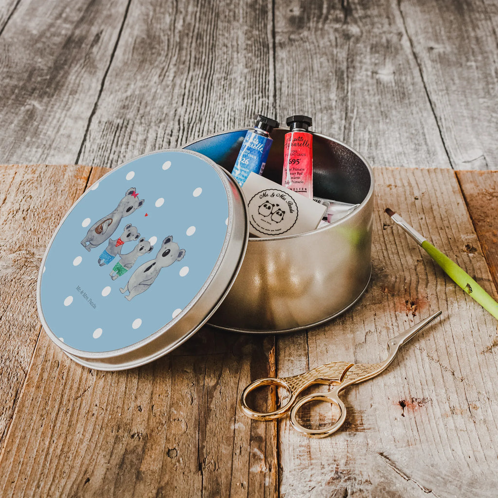 Blechdose rund Koala Familie zwei metalldosen, runddosen, runddose, Blechdose, Keksdose, Geschenkdose, Runde Dose, Aufbewahrungsdose, runde dosen, geschenkdosen, Metallbox, blechdosen, dosen, Blechdose Rund, runde keksdose, plätzchendose, Vorratsdosen, gebäckdose, plätzchendosen, gebäckdosen, Dose, Aufbewahrungsbox, Vorratsdose, Runde Blechdose, Metalldose Rund, runde blechdosen, runde keksdosen, Metalldose, metallboxen, Aufbewahrungsdosen, keksdosen, Opa, Mama, Schwester, Muttertag, Bruder, Familie, Vatertag, Oma, Papa, Familienleben, Koalabär, Koalafamilie, Lieblingsfamilie, Familienzeit, Beste Familie, Koala
