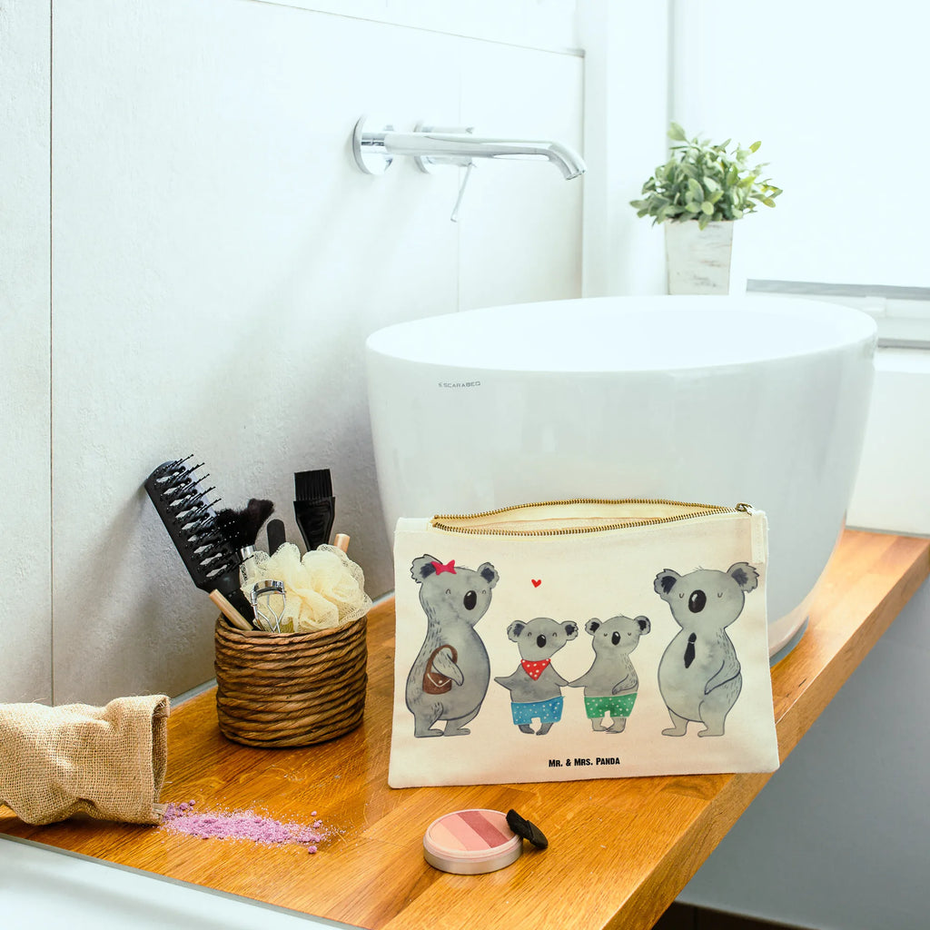 Make-up bag Koala family with two kids Schlampermäppchen, Kosmetiktasche, Waschtasche, aufbewahrungsbeutel, Schminkbeutel, Federmappe, Kulturbeutel, Schminktäschchen, Schminktasche, Kulturtasche, beauty tasche, utensilientasche, pinsel tasche, aufbewahrungstasche, Waschbeutel, Kosmetikbeutel, toiletry bag, Stiftemäppchen, pencil case, kosmetiktäschchen, Etui, Mäppchen, beauty case, Bruder, Papa, Opa, Schwester, Oma, Familie, Vatertag, Mama, Muttertag, Beste Familie, Familienleben, Familienzeit, Koala, Koalabär, Lieblingsfamilie, Koalafamilie