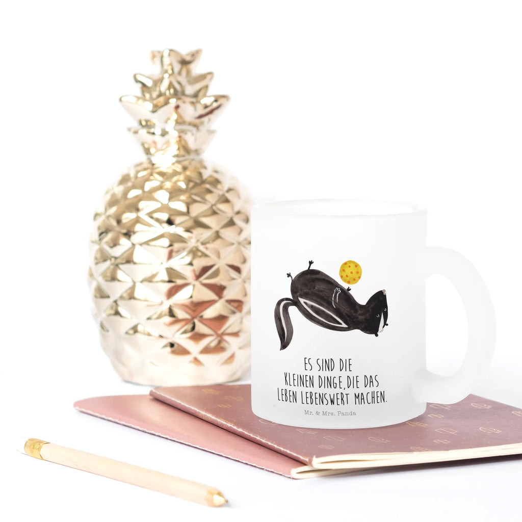 Glass tea cup skunk ball Große Teetasse, Becher, becher für tee, Teetasse aus Glas, becher glas, Teegläser, Glas Teebecher, Teetasse, Tasse Für Tee, Trinkglas, getränkeglas, glastasse, Teeglas, Glasbecher, Tasse, tasse glas, Tee Tasse, Teetasse Glas, Stinktier, Skunk, Stinker, Stinki, Weisheit, Raubtier, Verspielt, Wildtier