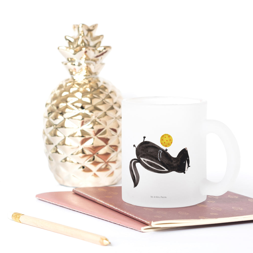 Glass tea cup skunk ball Große Teetasse, Becher, becher für tee, Teetasse aus Glas, becher glas, Teegläser, Glas Teebecher, Teetasse, Tasse Für Tee, Trinkglas, getränkeglas, glastasse, Teeglas, Glasbecher, Tasse, tasse glas, Tee Tasse, Teetasse Glas, Stinktier, Skunk, Stinker, Stinki, Weisheit, Raubtier, Verspielt, Wildtier