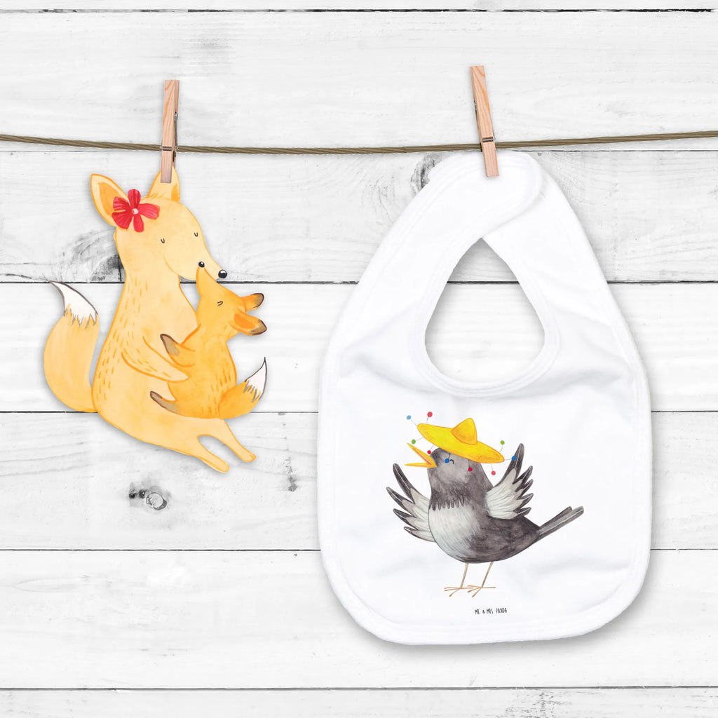 Organic Babylätzchen Rabe Sombrero Babylätzchen Für Beikost, Baby Lätzchen, Babyhalstuch, Babylätzchen Für Kita, Dreieckstuch Baby, Babylätzchen Alltagstauglich, Babylätzchen Design, Babylätzchen Mit Druckknopf, Babylätzchen Mit Motiv, Halstuch Für Neugeborene, Lustiges Babylätzchen, Lätzchen Baby, Lätzchen Für Babys, Baby Latz, Baby Lätzchen Set, Babylätzchen Mit Klettverschluss, Babylätzchen Für Jungen, Baby Esslätzchen, Babylätzchen Neutral, Baby Halstuch, Kleckerschutz Baby, Neugeborenen Lätzchen, Babylätzchen Wasserfest, Babylätzchen Handgemacht, Lätzchen Mit Spruch, Esslätzchen Baby, Babylätzchen Bunt, Babylätzchen Aus Baumwolle, Babylätzchen Weich, Babylätzchen Waschbar, Babylätzchen Bio Baumwolle, Sabberlätzchen, Babylätzchen, Babylätzchen Als Geschenk, Spucktuch Baby, Babylätzchen Für Mädchen, Tiermotive, Gute Laune, lustige Sprüche, Tiere, Spruch positiv, glücklich sein, Elster, Vögel, fröhlich sein, Motivation, Rabe, froh, Vogel, Glück Spruch